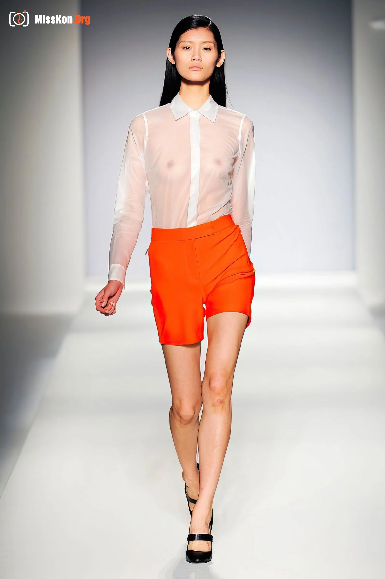 超模奚梦瑶露点走秀@Max Mara Ready to Wear Spring 2011 Vogue Fashion Week - 照片 2
