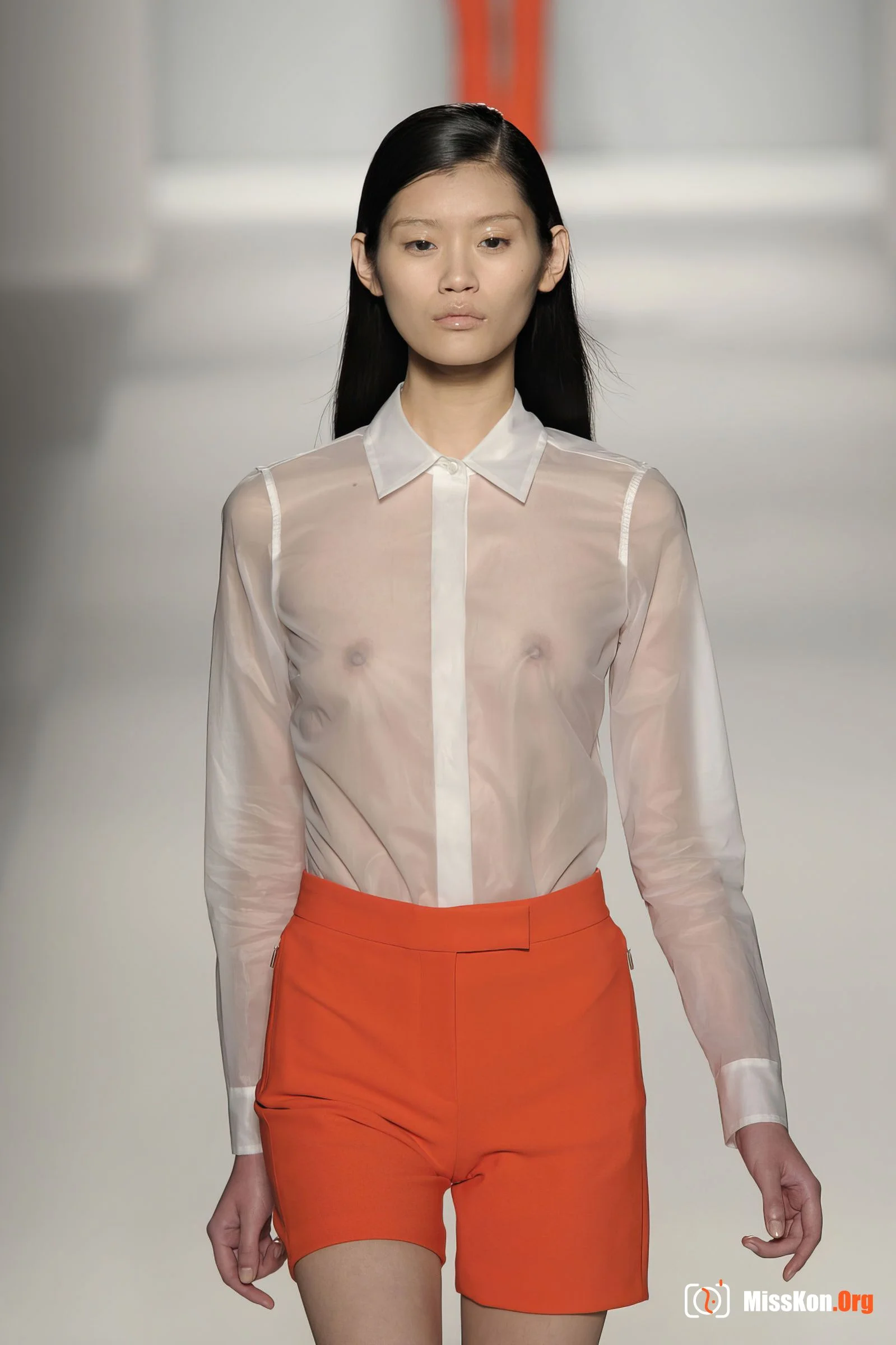 超模奚梦瑶露点走秀@Max Mara Ready to Wear Spring 2011 Vogue Fashion Week - 照片 3