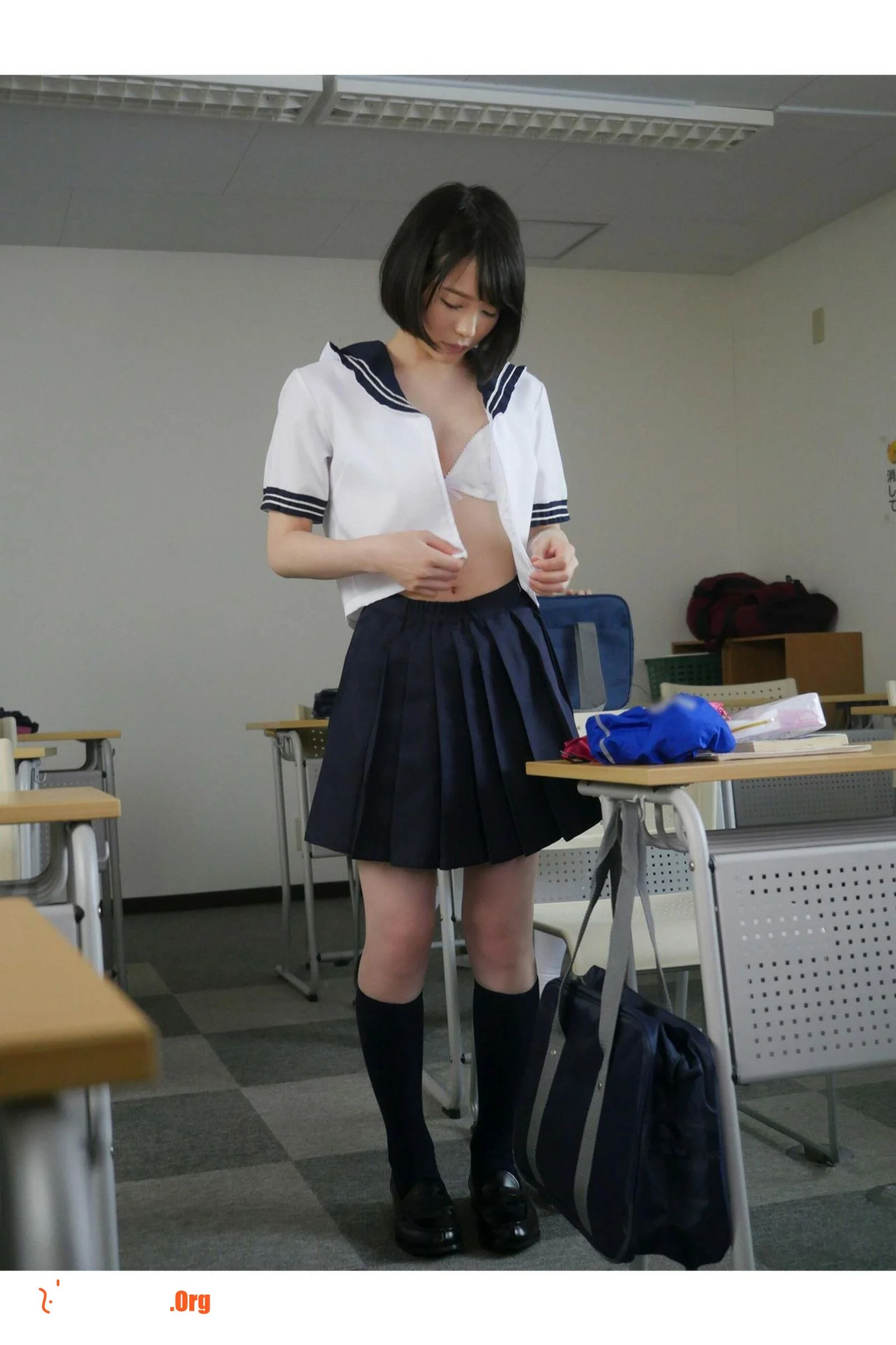 Suzumura Airi (2021-08 POSE MESSAGE 14) - Photo 5