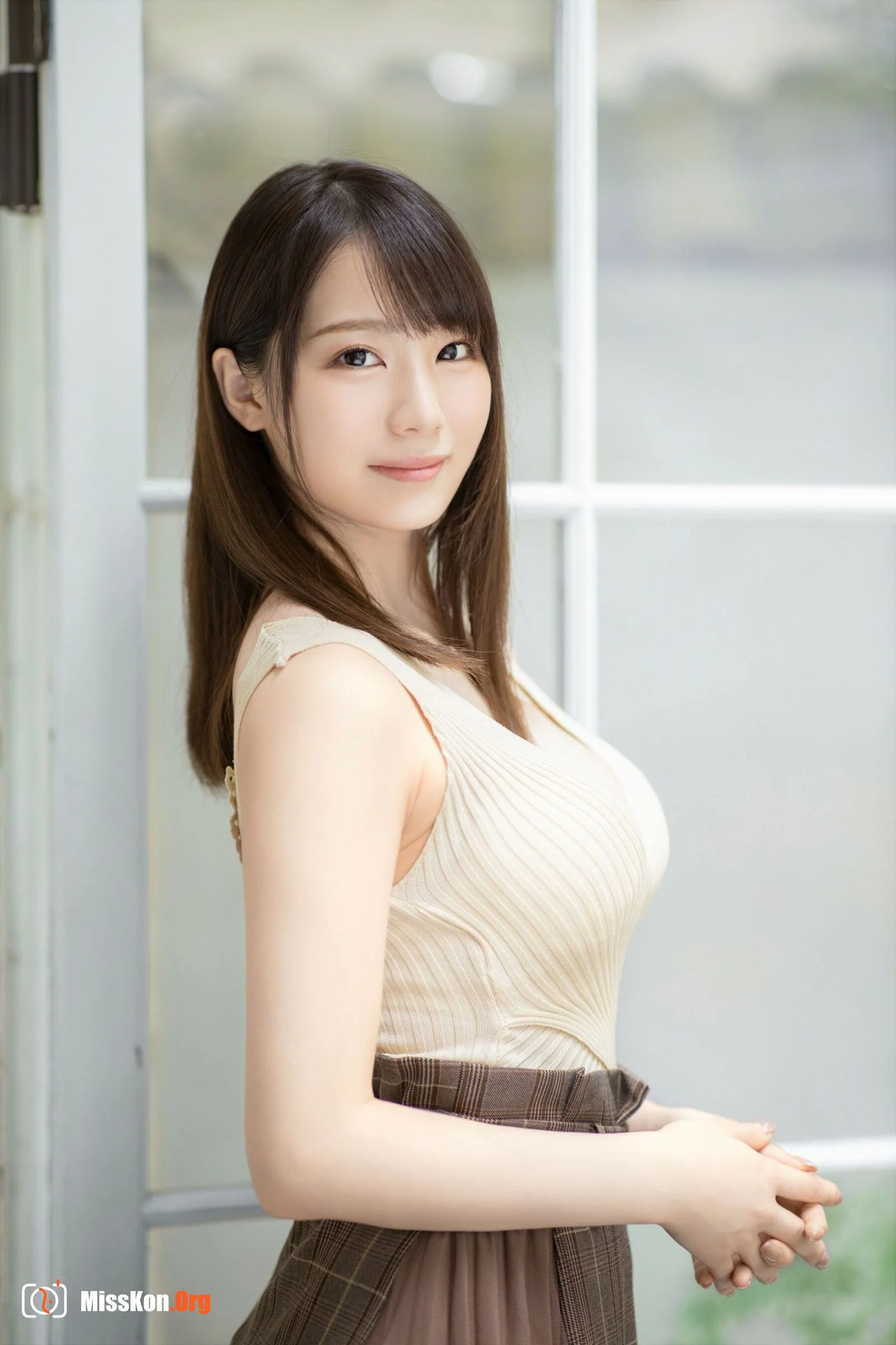 Suzumura Airi (2022-04 POSE MESSAGE 18) - Photo 8
