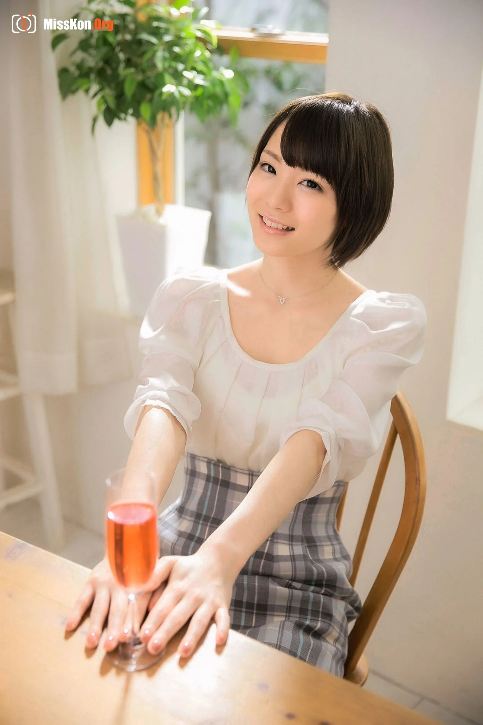 Suzumura Airi (2023-10 POSE MESSAGE 22) - Photo 3