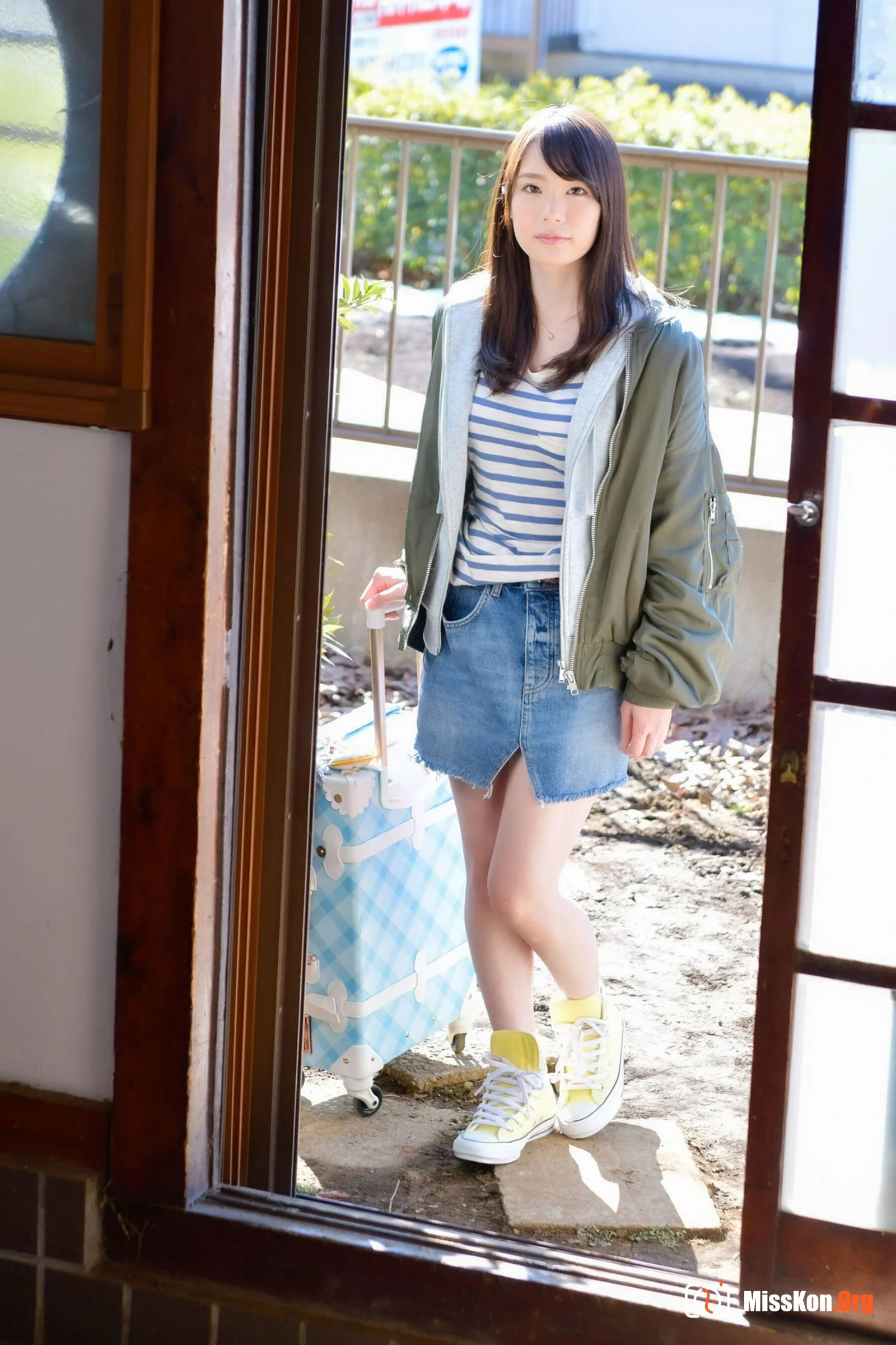 Suzumura Airi (2023-11 POSE MESSAGE 24) - Photo 2