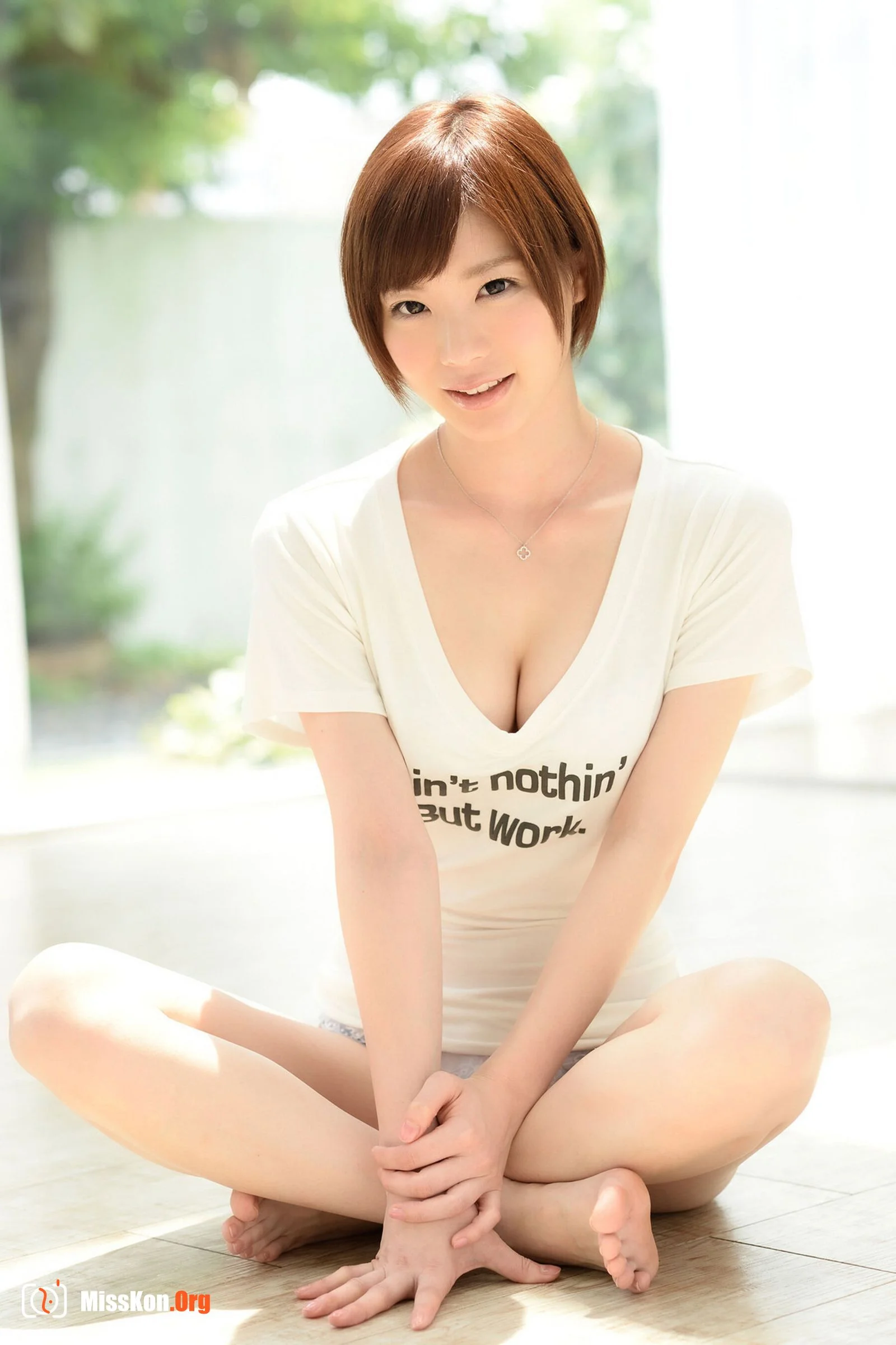 Suzumura Airi (2023-11 POSE MESSAGE 30) - Photo 15