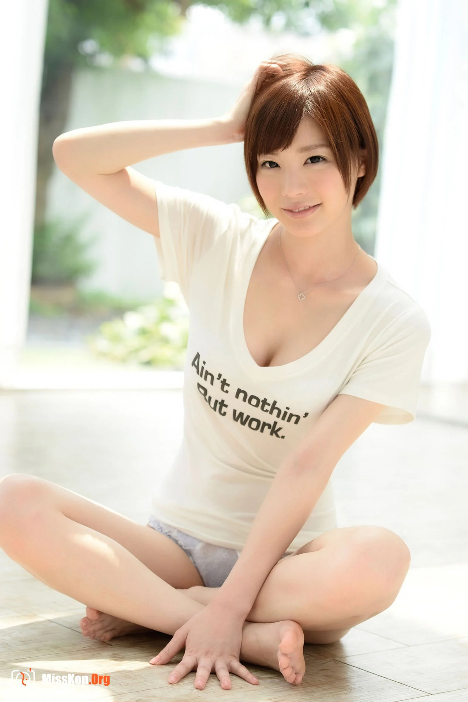 Suzumura Airi (2023-11 POSE MESSAGE 30) - Photo 17