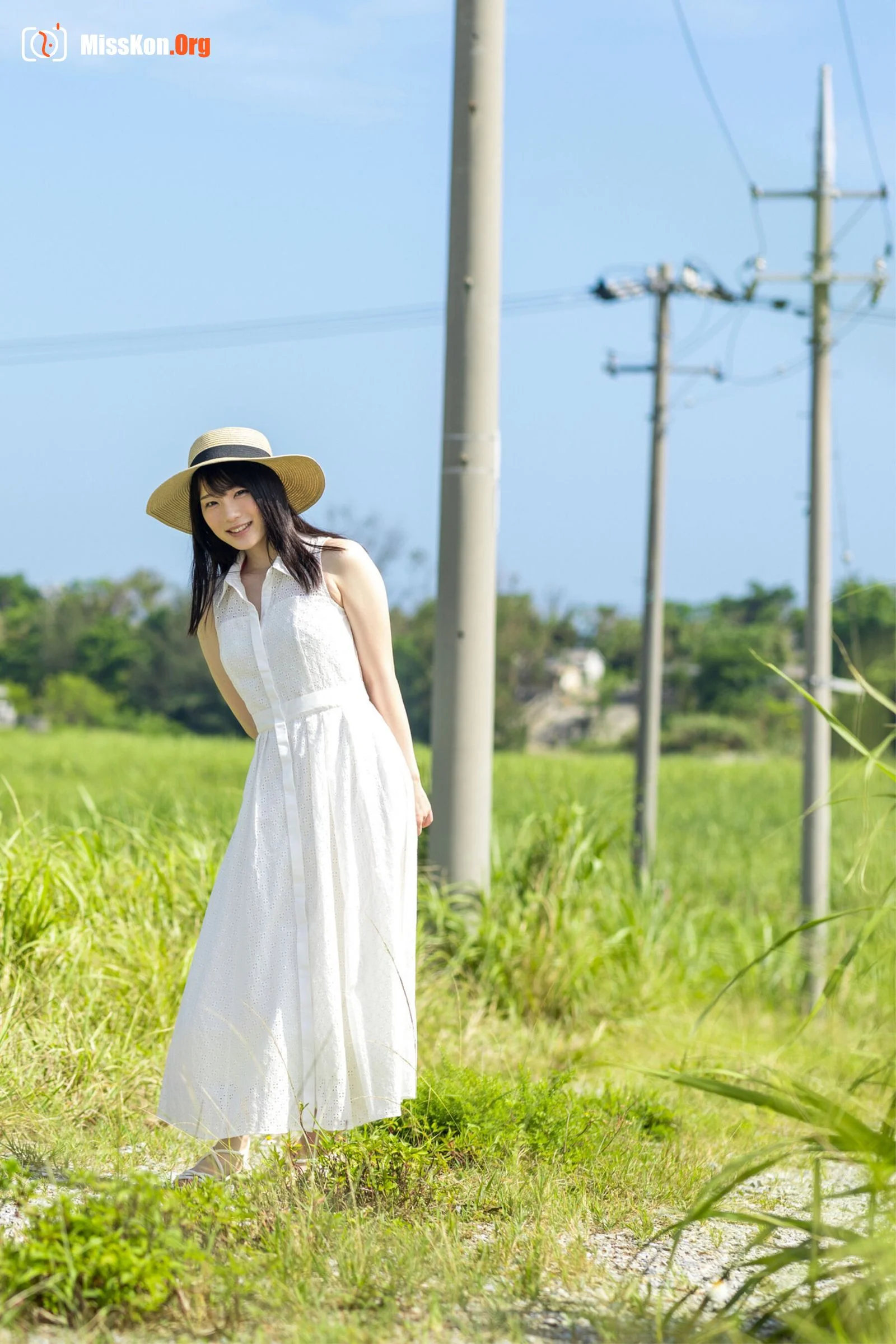 Suzumura Airi: Okinawa Photoshoot Part 2 Shining - Photo 2