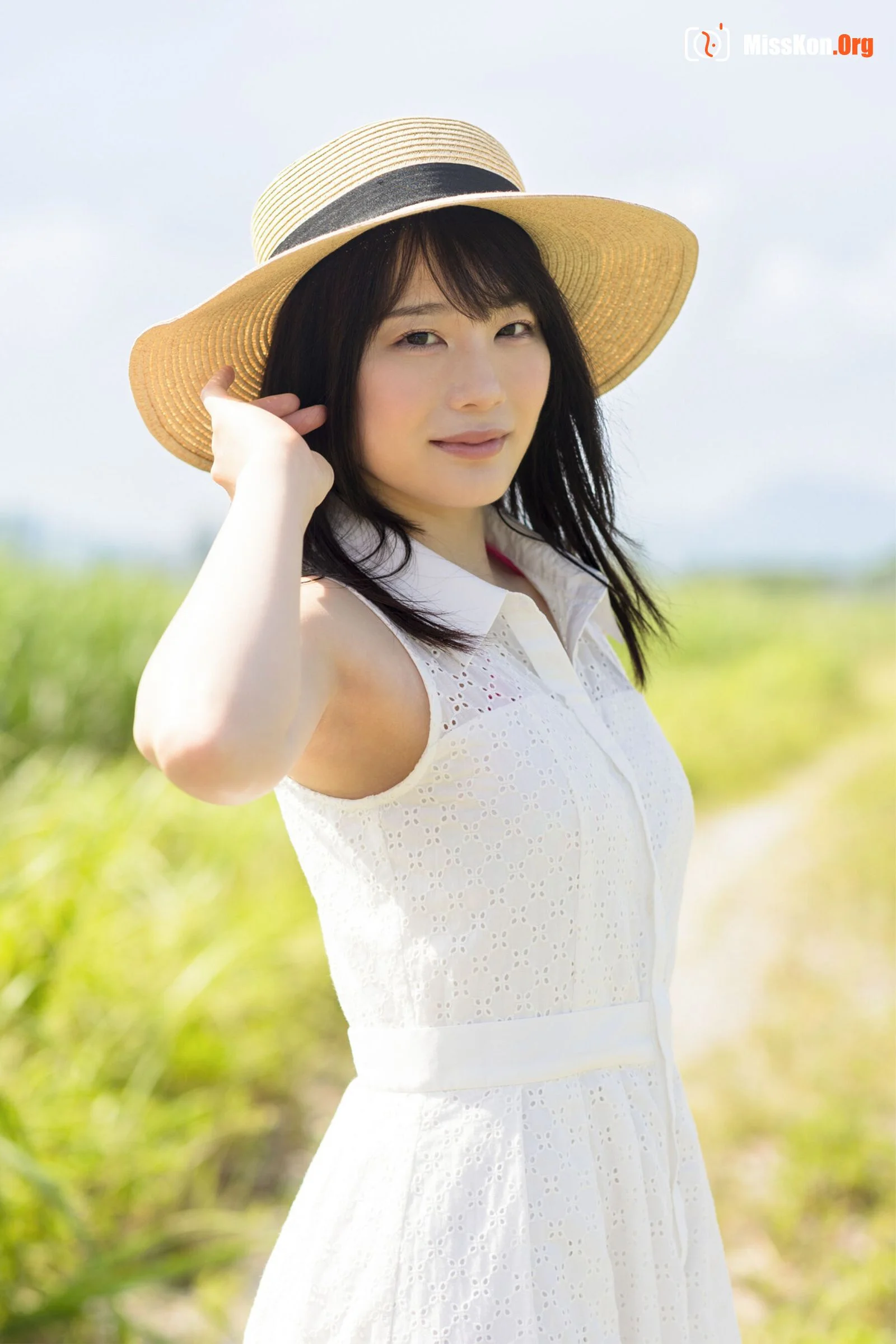 Suzumura Airi: Okinawa Photoshoot Part 2 Shining - Photo 4