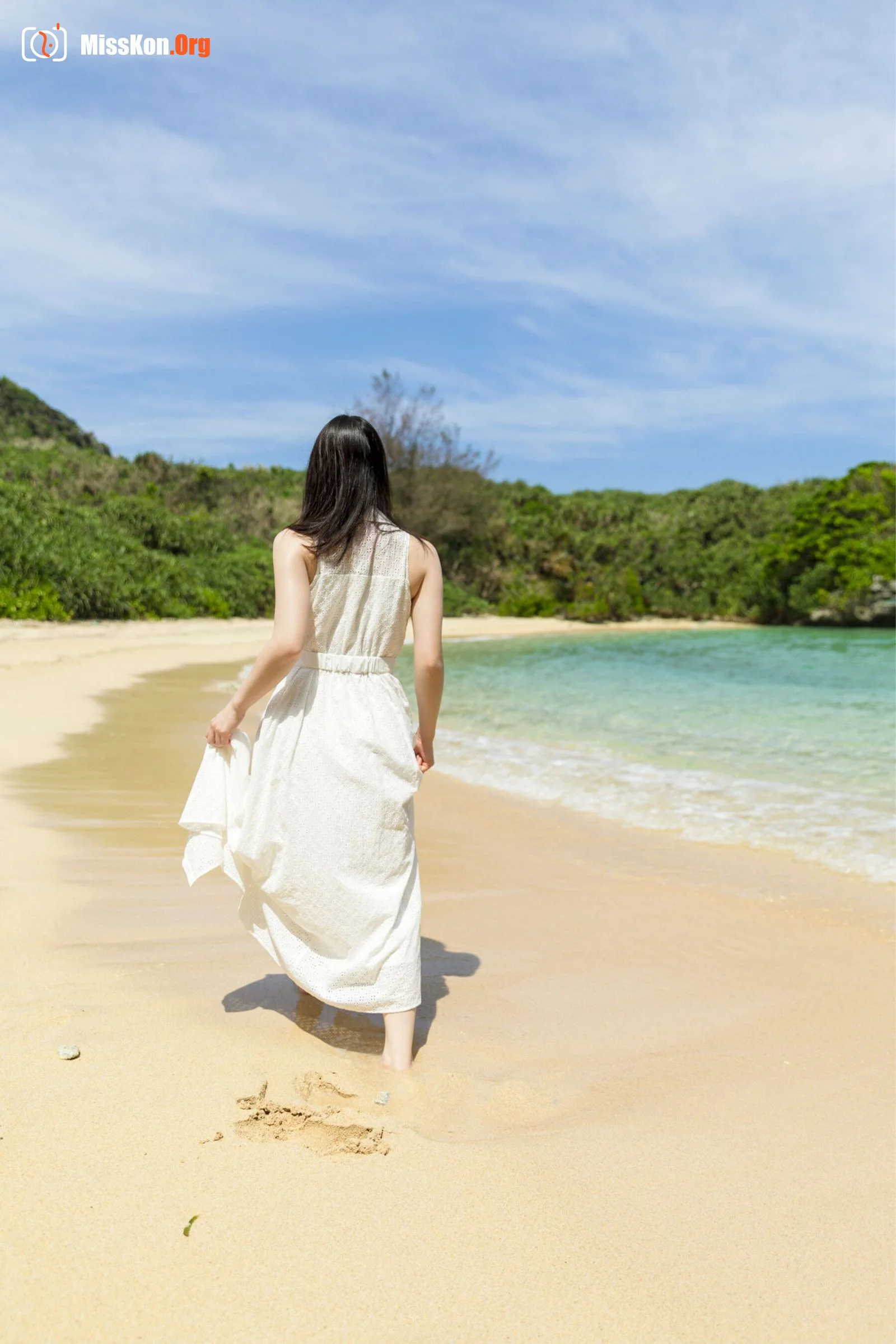 Suzumura Airi: Okinawa Photoshoot Part 2 Shining - Photo 8