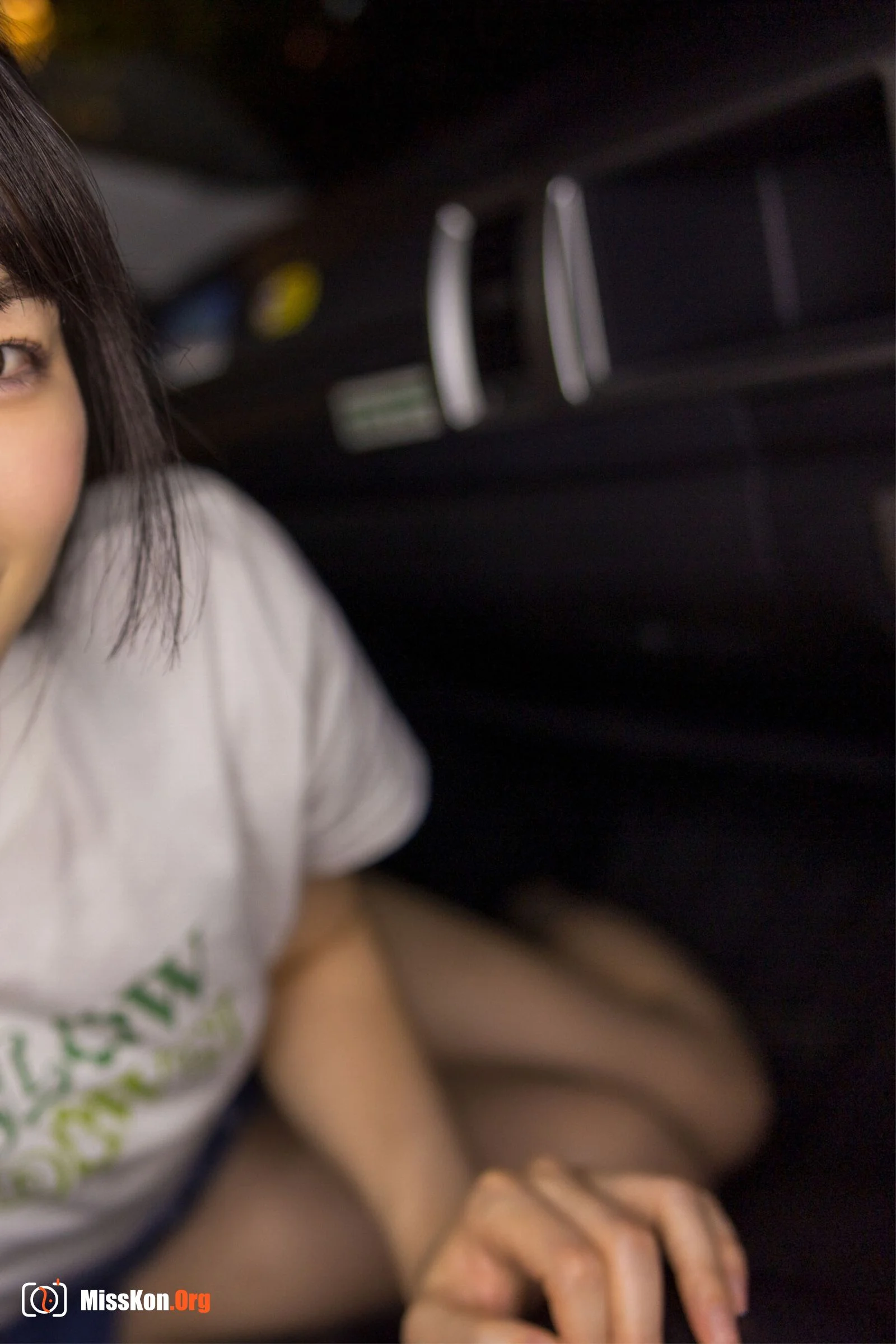 Suzumura Airi: Okinawa Photoshoot Part 3: Red Temptation - Photo 6