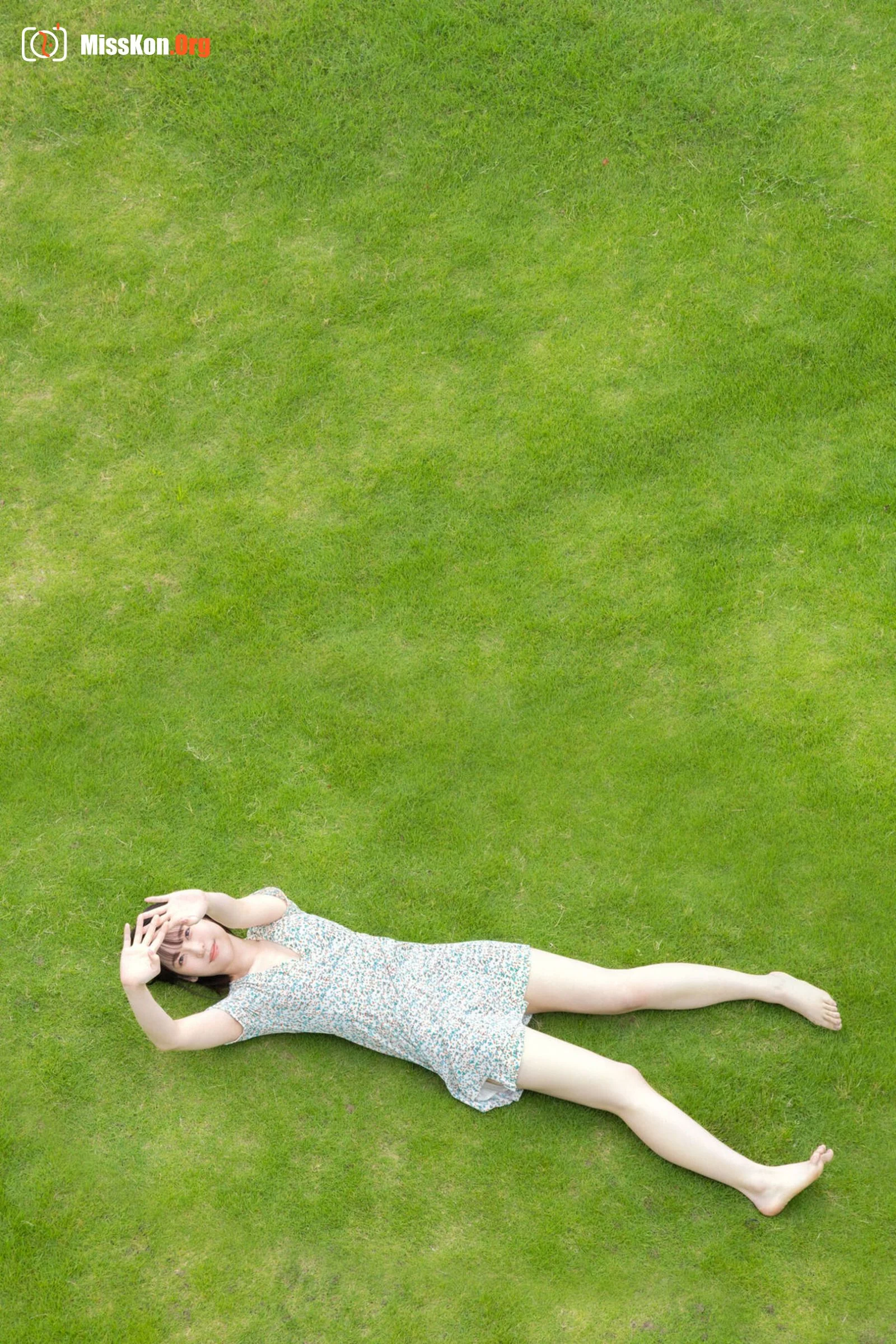 Takimoto Shizuku: NATURALLY - Photo 3