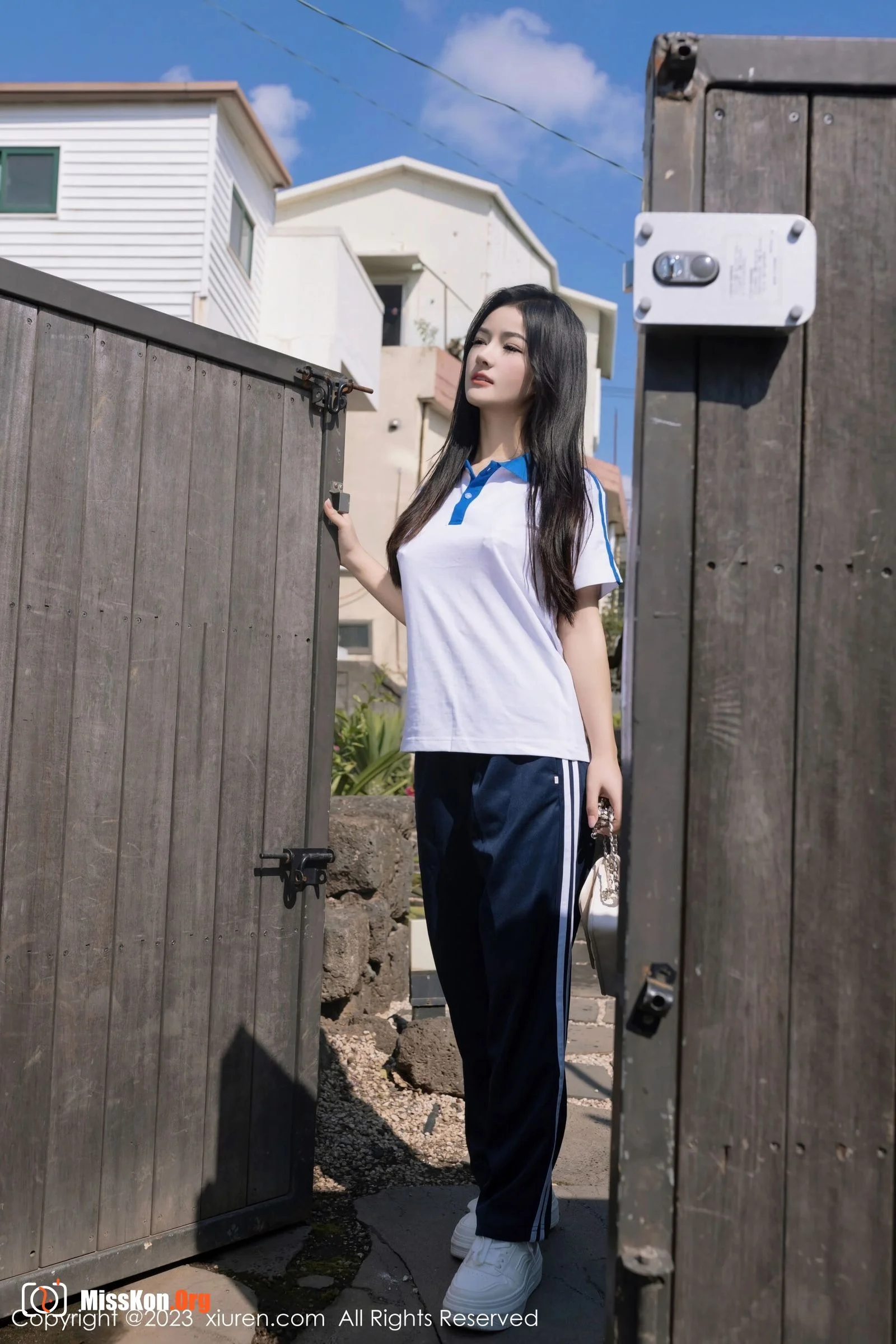 Tan Xiaoling - Photo 2
