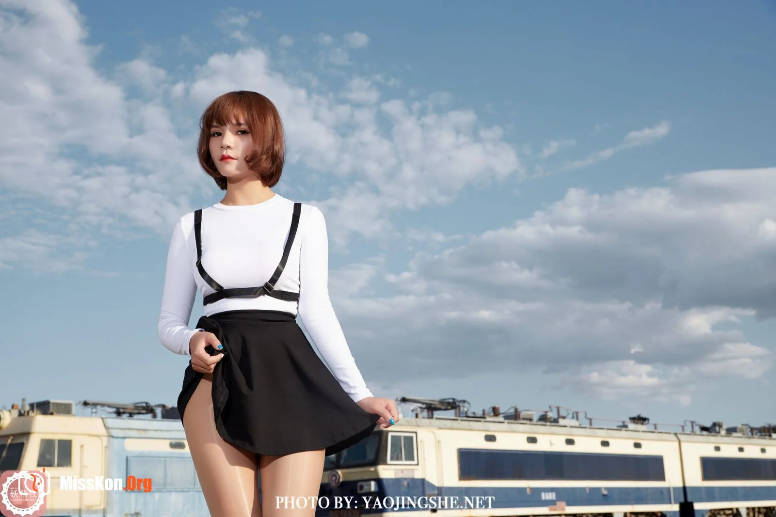 Tang Feifei: Backlight station (T2042) - Photo 11
