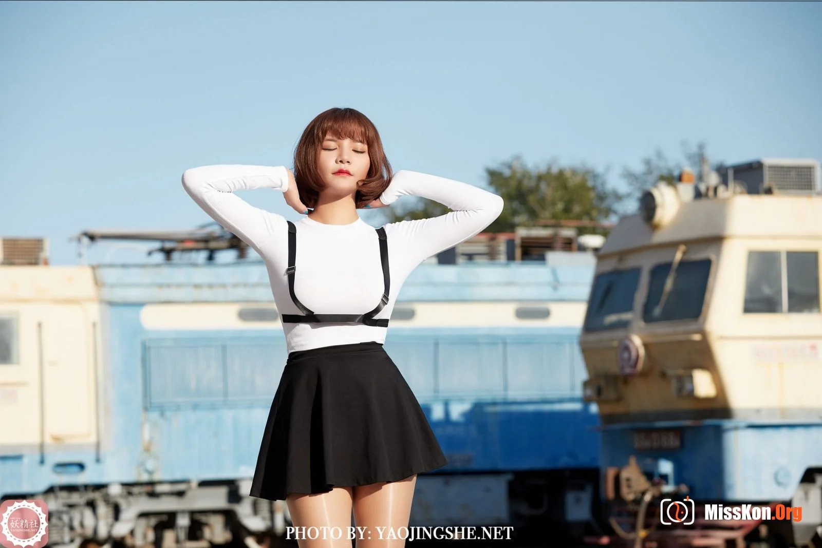 Tang Feifei: Backlight station (T2042) - Photo 8
