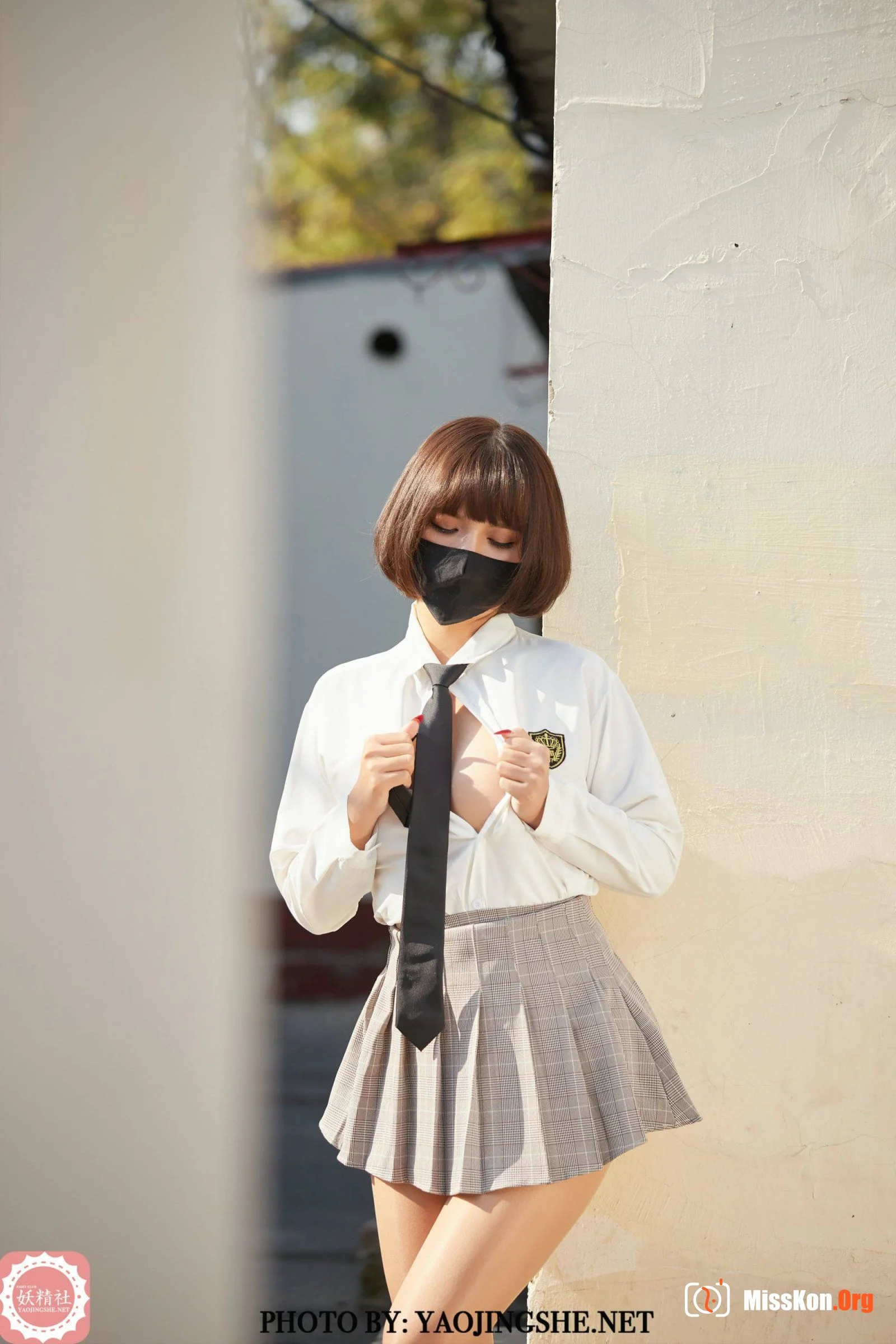 Tang Feifei: School girl in the alley (T2123) - Photo 17