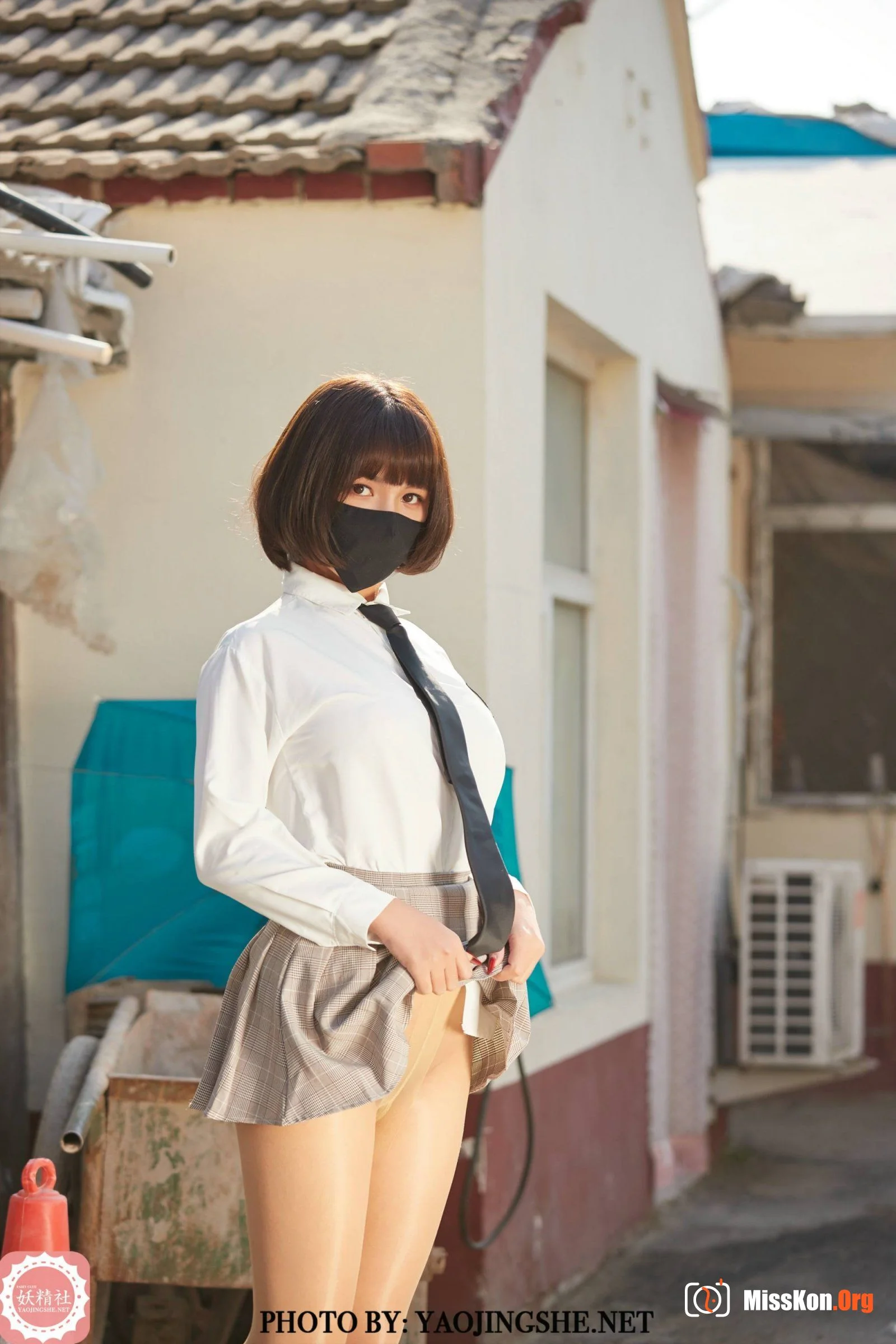 Tang Feifei: School girl in the alley (T2123) - Photo 9