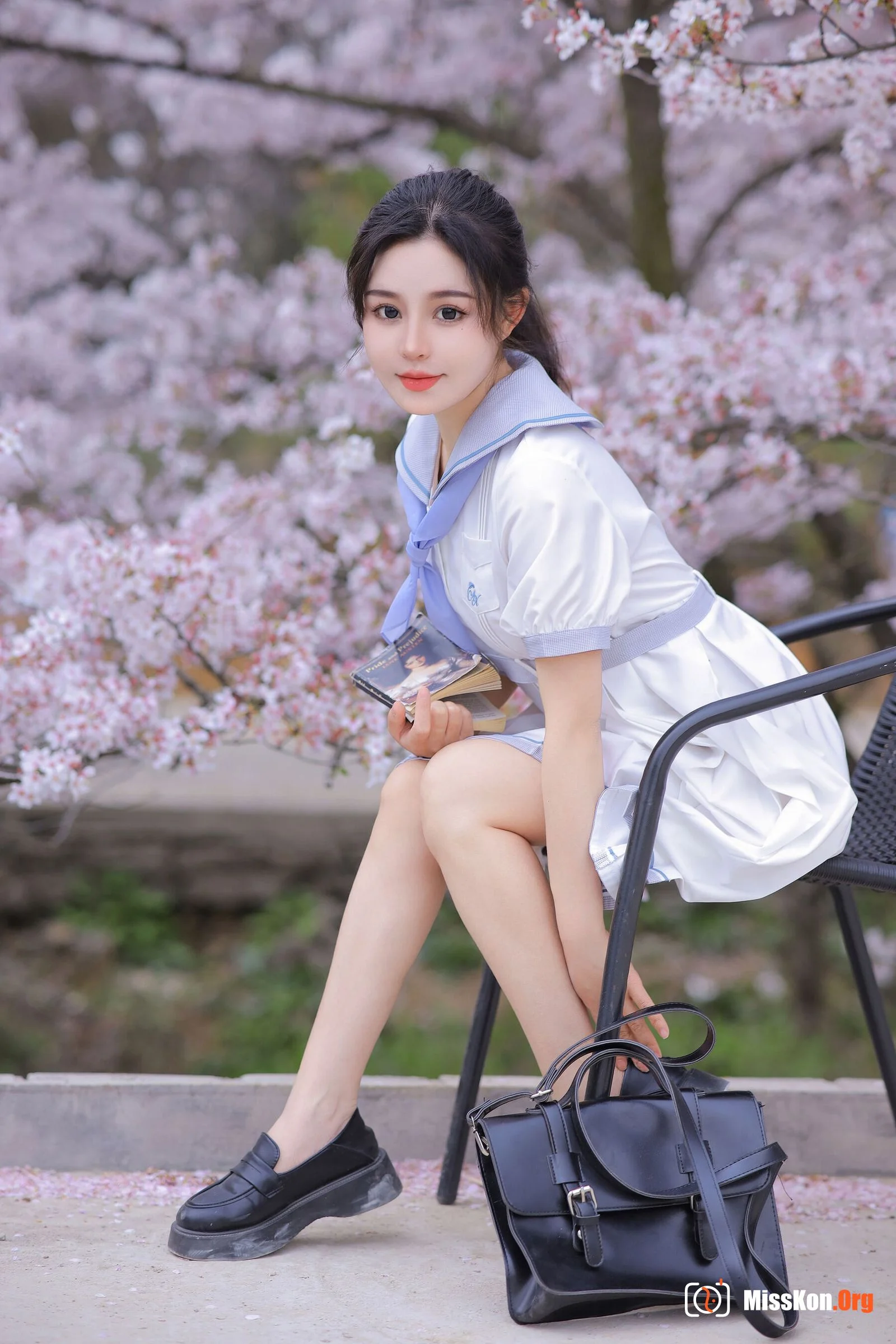Tao Nuan: On the way to school - Photo 12