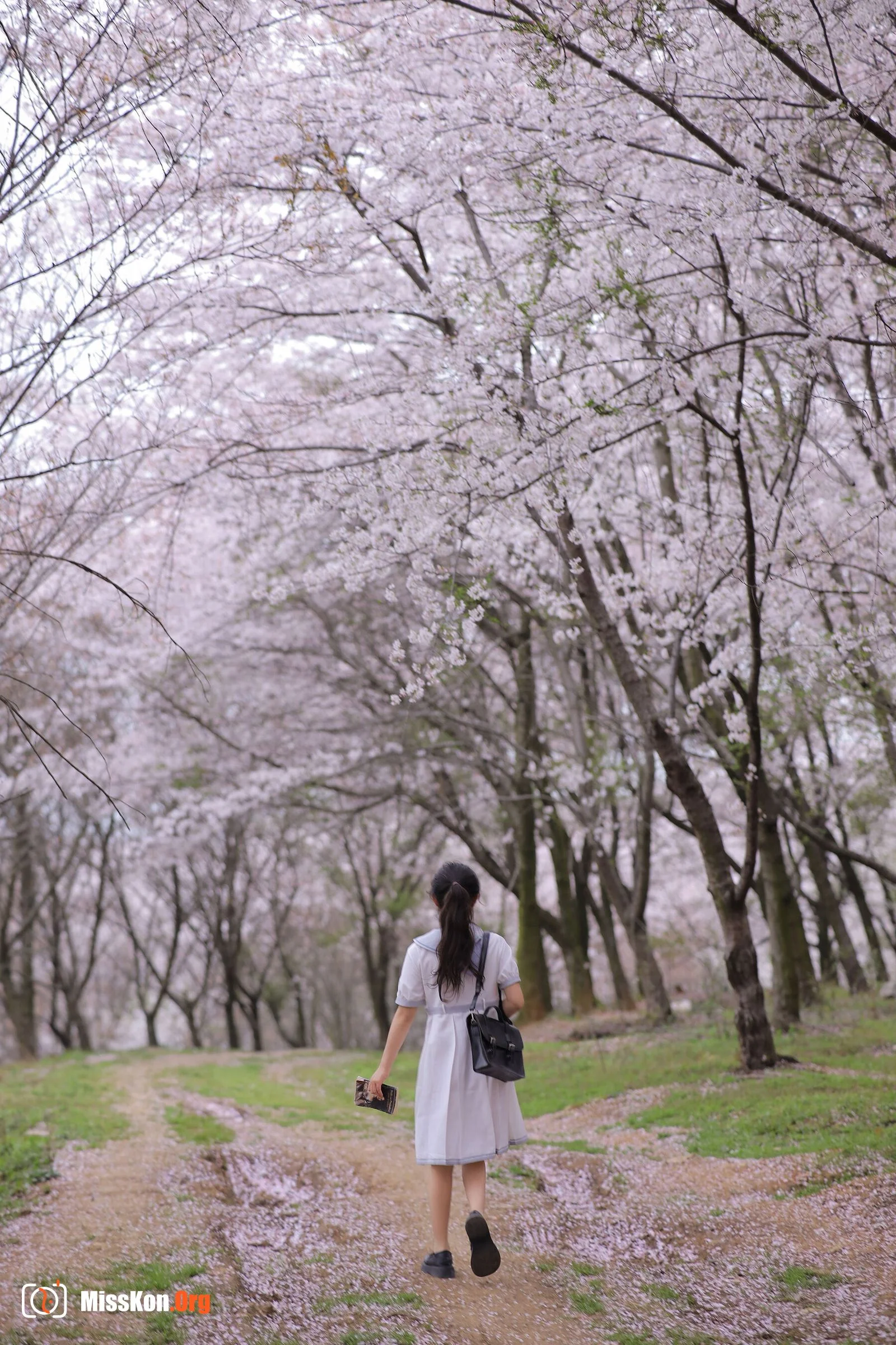 Tao Nuan: On the way to school - Photo 17