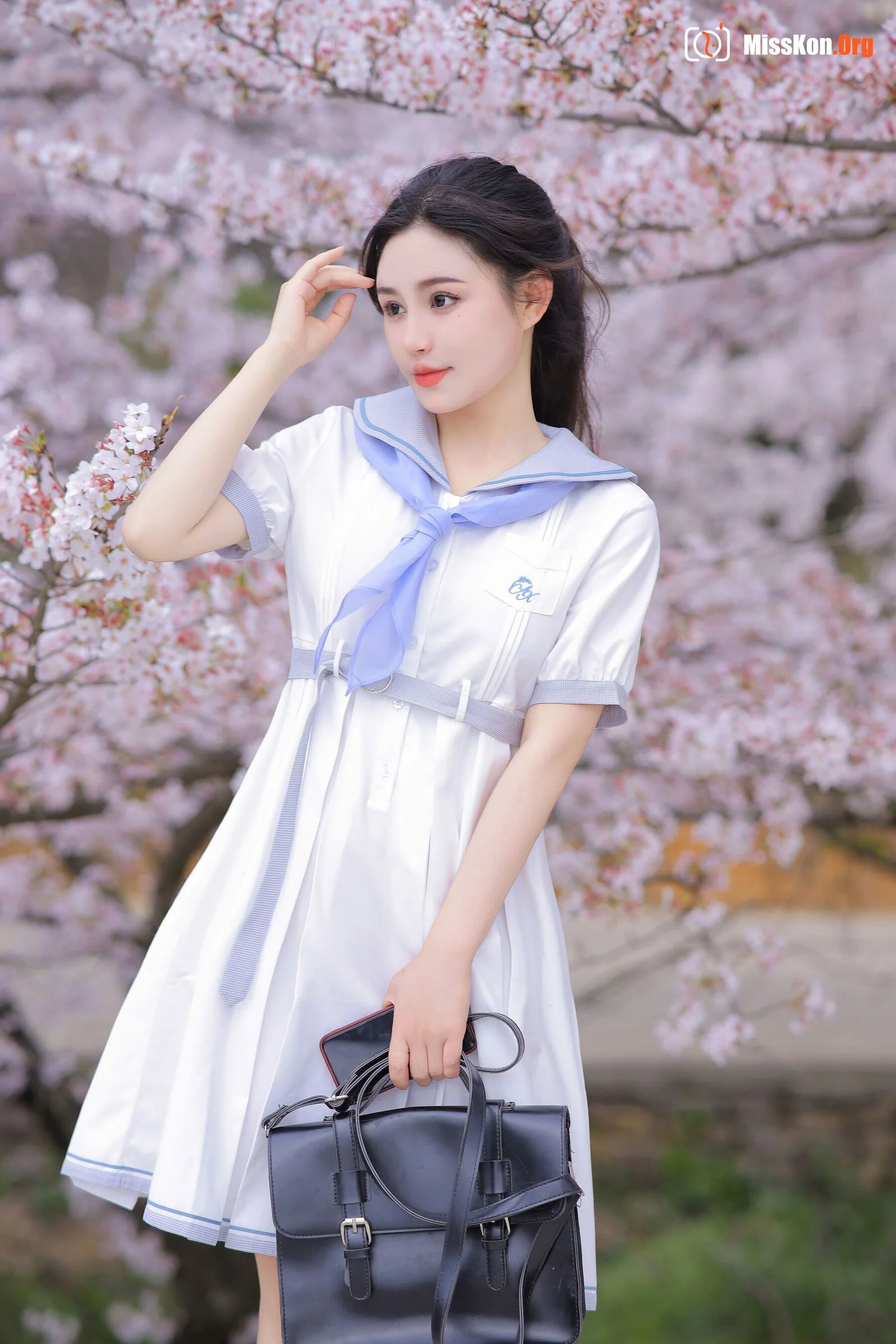 Tao Nuan: On the way to school - Photo 3