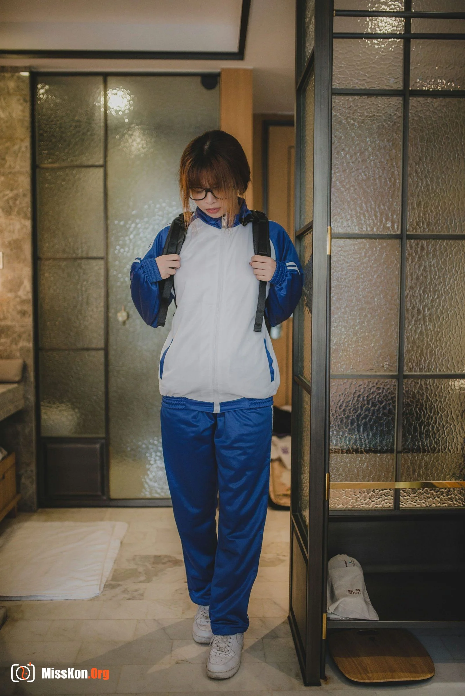 The best teak photo girl's high school masturbation to deep set - Photo 4