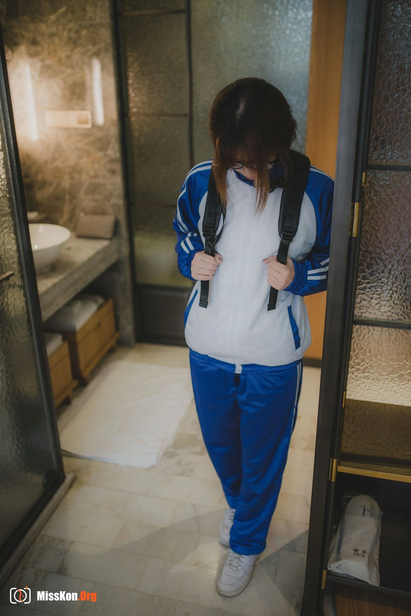 The best teak photo girl's high school masturbation to deep set - Photo 6