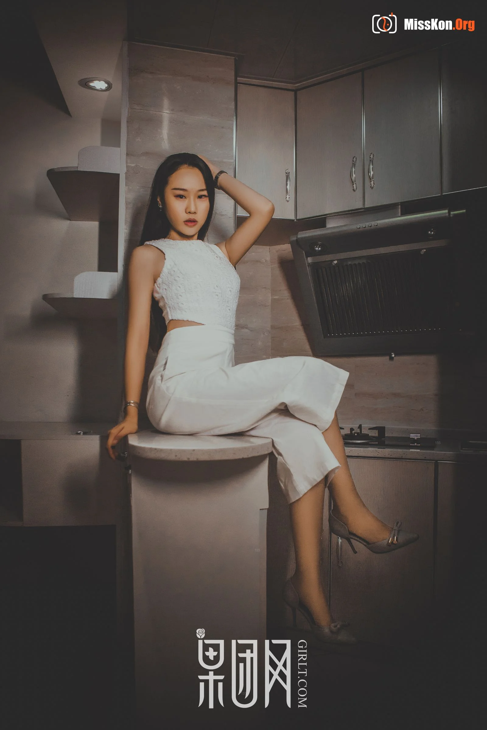 The fragrance of the kitchen is not limited to the food! (TG.033) - Photo 3