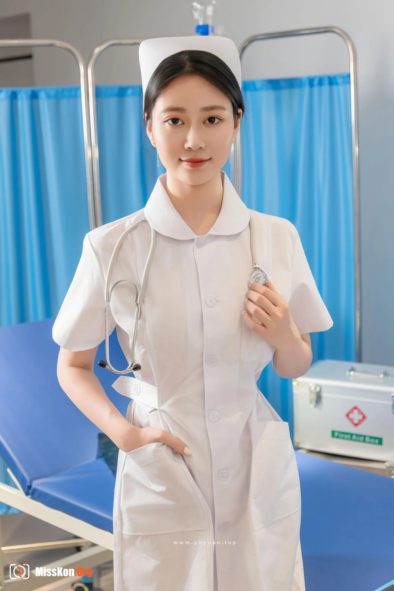 The Head Nurse's Secret - Photo 8