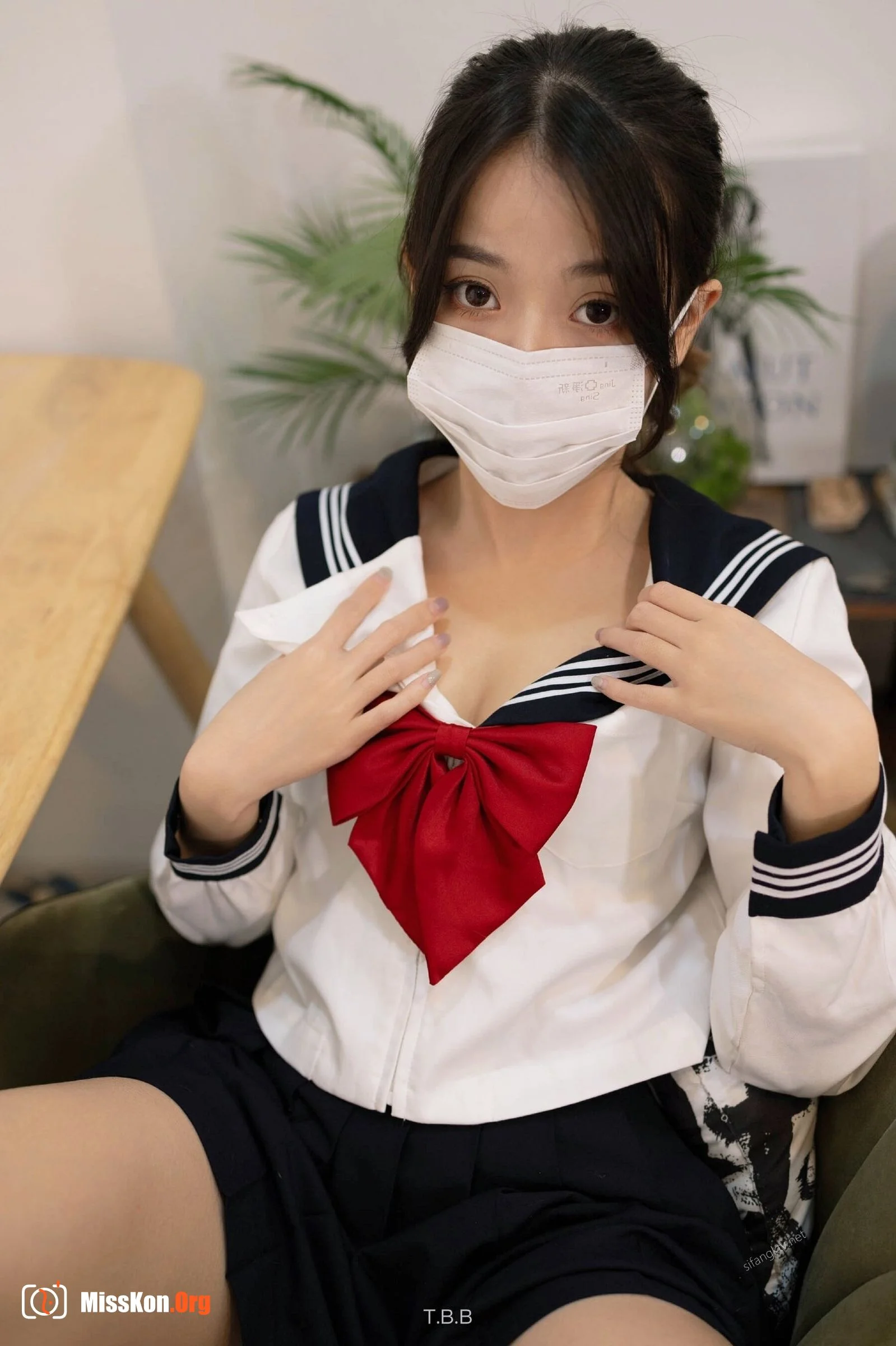 The innocent student girl is not wearing any underwear and seduces the male tutor after class! - Photo 16