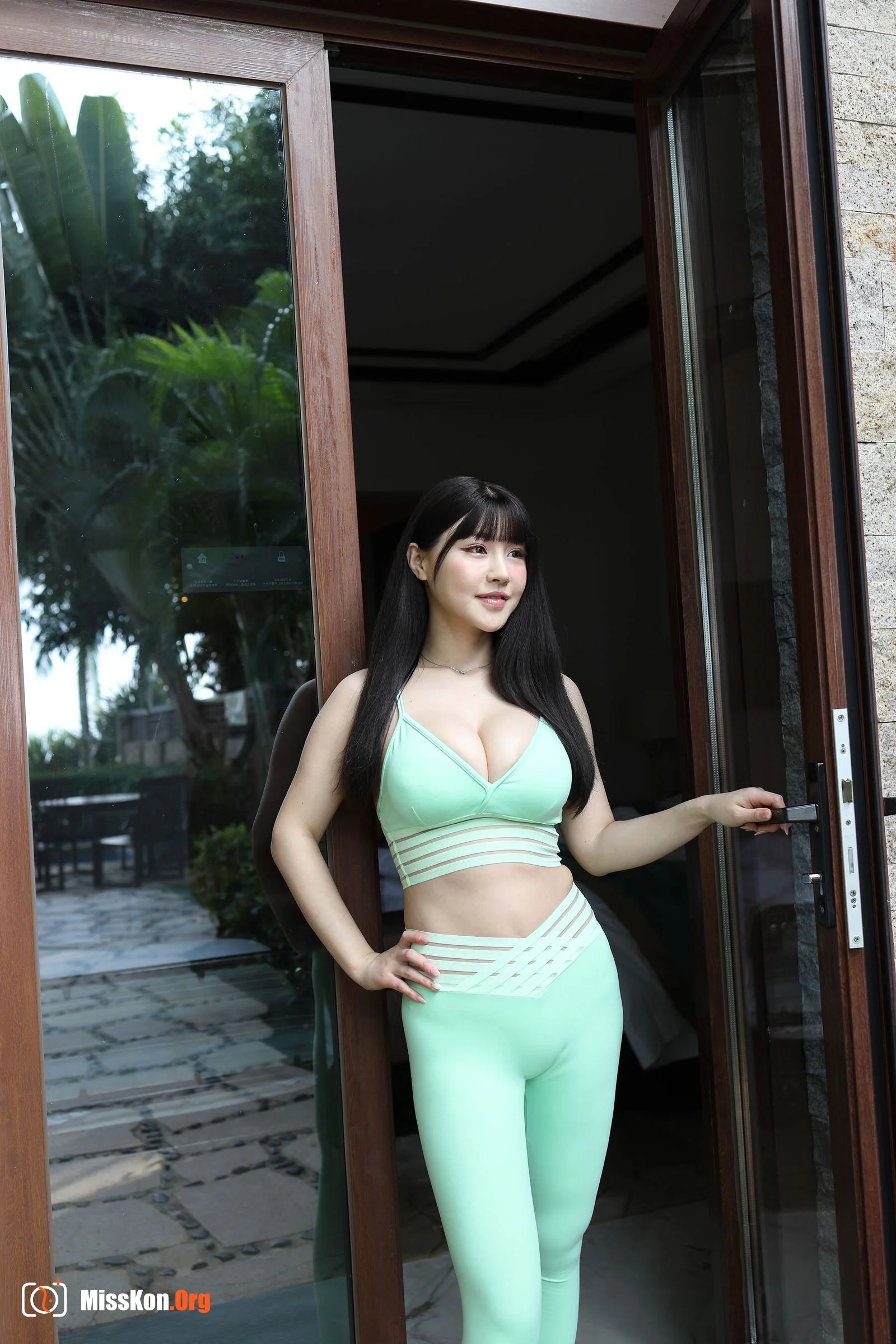 The Most Beautiful Longya Bay, Part 6: Zhu Ke'er's Green Yoga Pants (Magic Mirror Street Photography: Fan Jiahui) - Photo 3