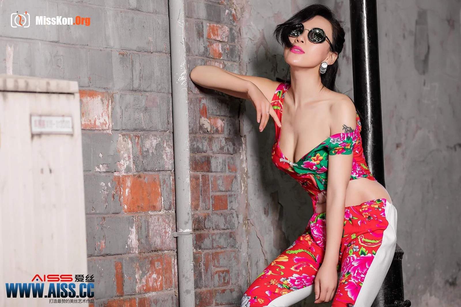 Tian Yiyi: Alley (F5021) - Photo 11