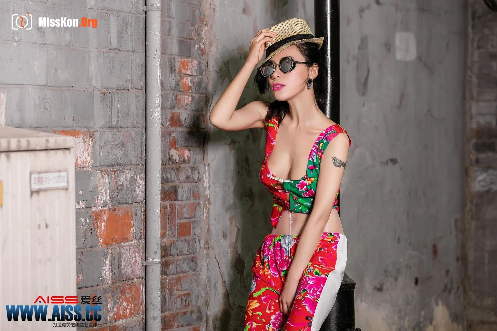 Tian Yiyi: Alley (F5021) - Photo 13