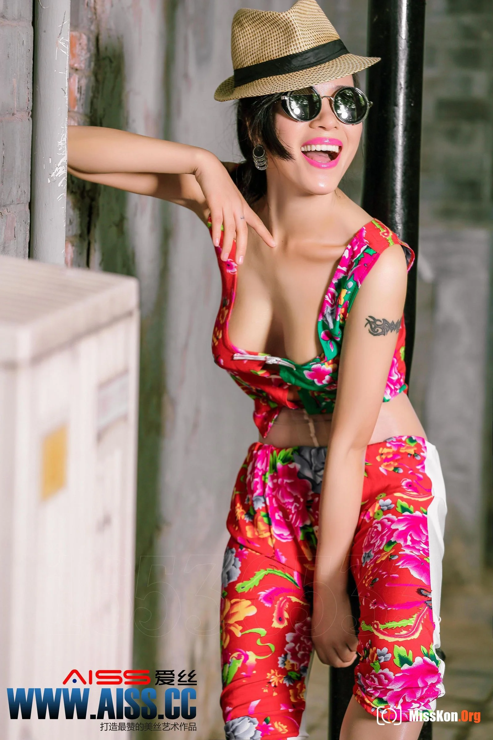 Tian Yiyi: Alley (F5021) - Photo 14