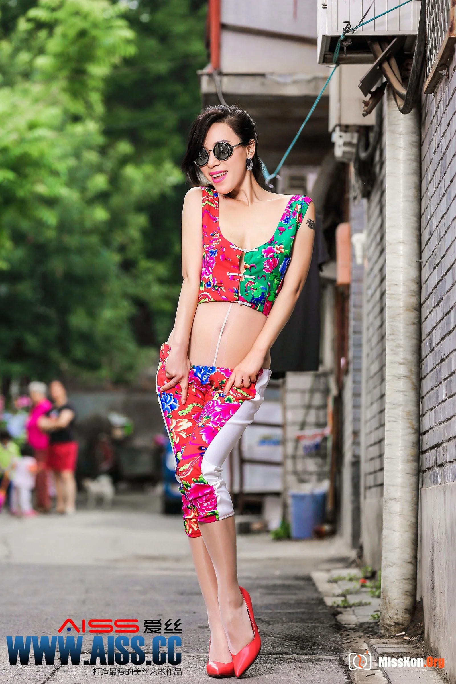 Tian Yiyi: Alley (F5021) - Photo 7