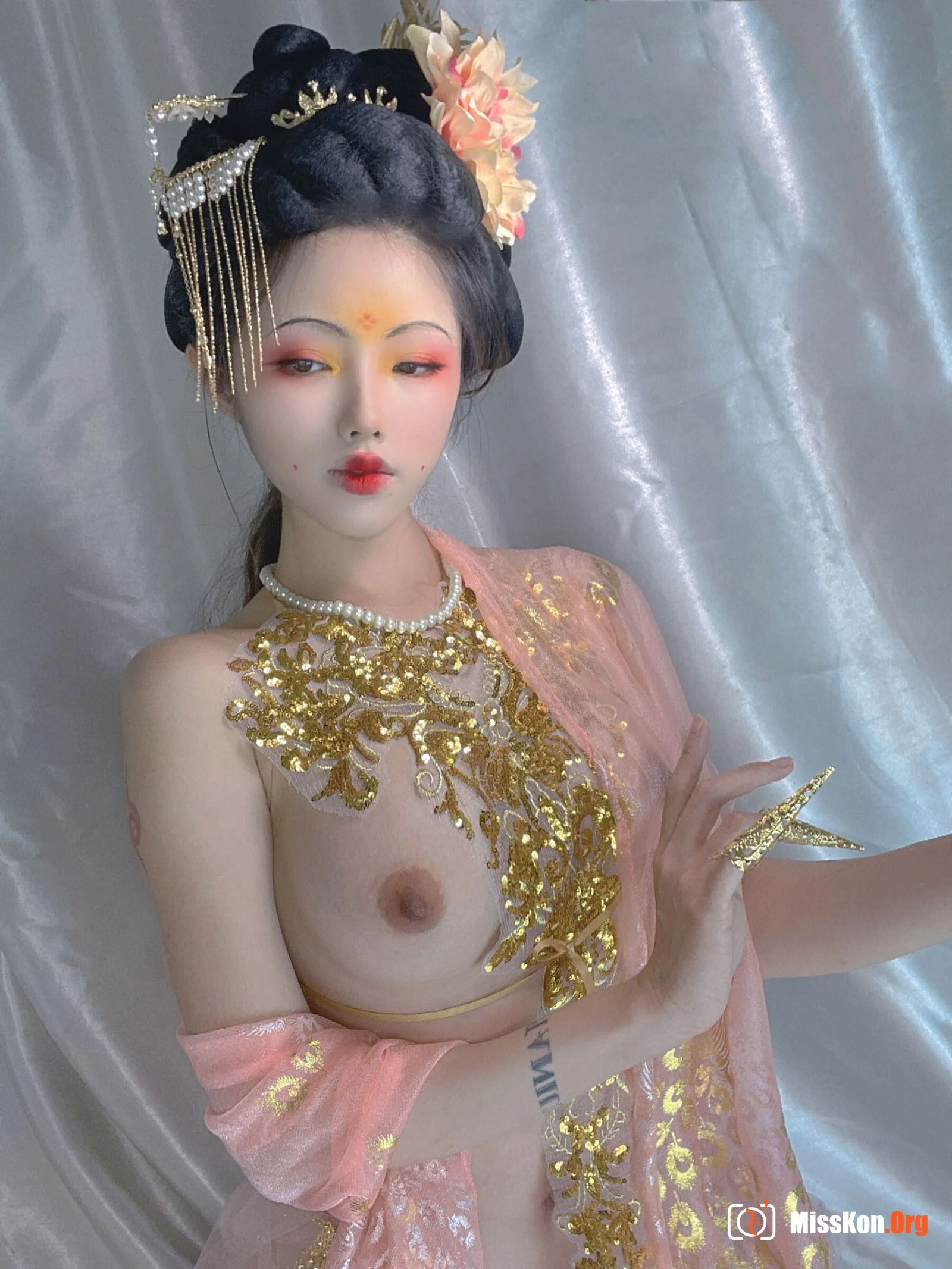 Titanium alloy TiTi: Imperial concubine - Photo 12