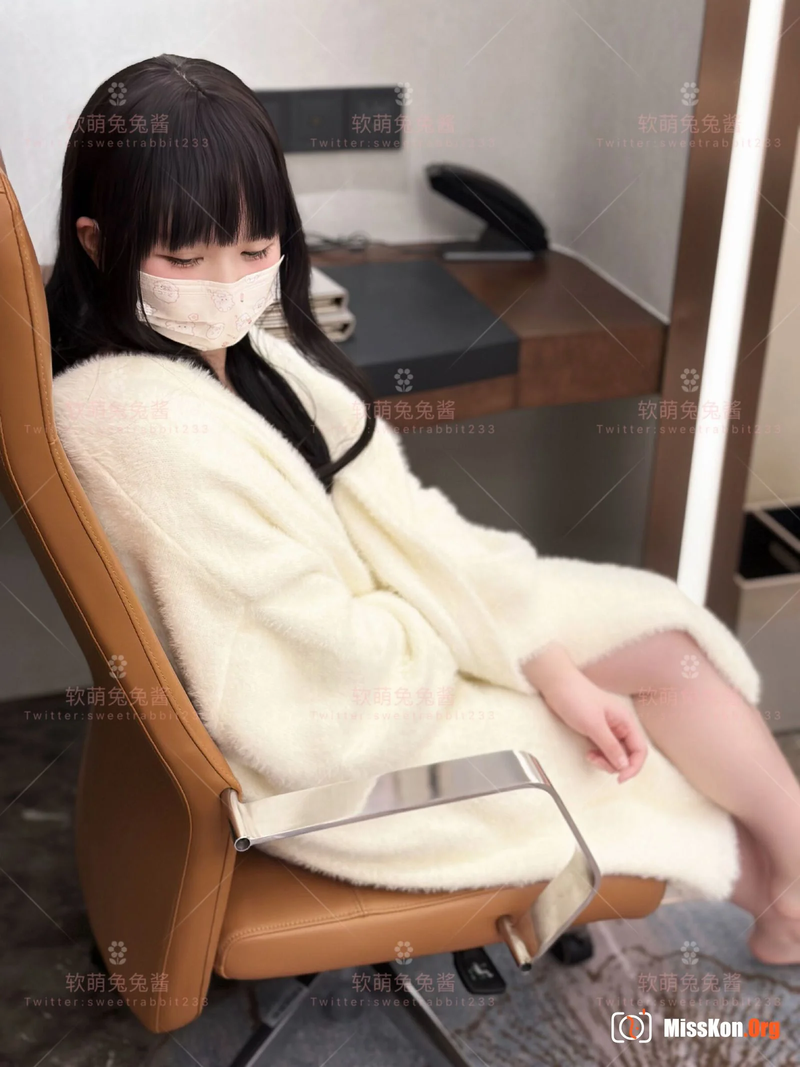 Tutu Jiang: Secretary - Photo 14