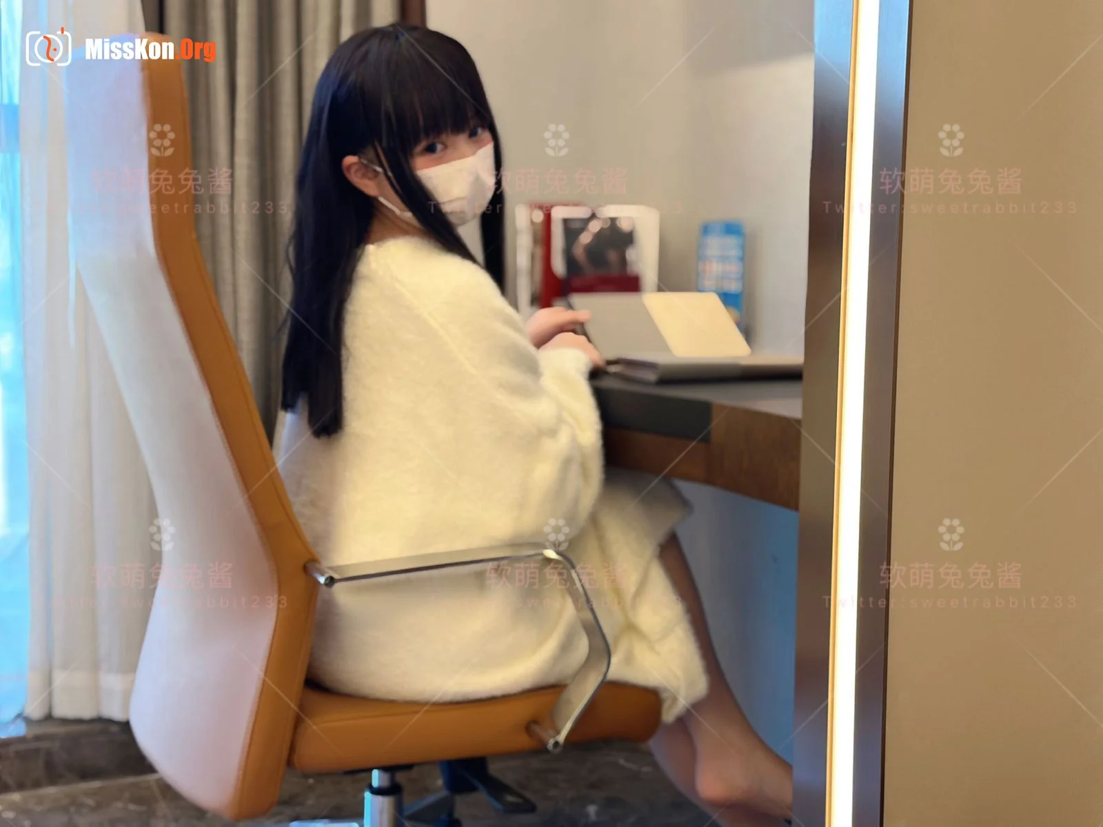 Tutu Jiang: Secretary - Photo 18