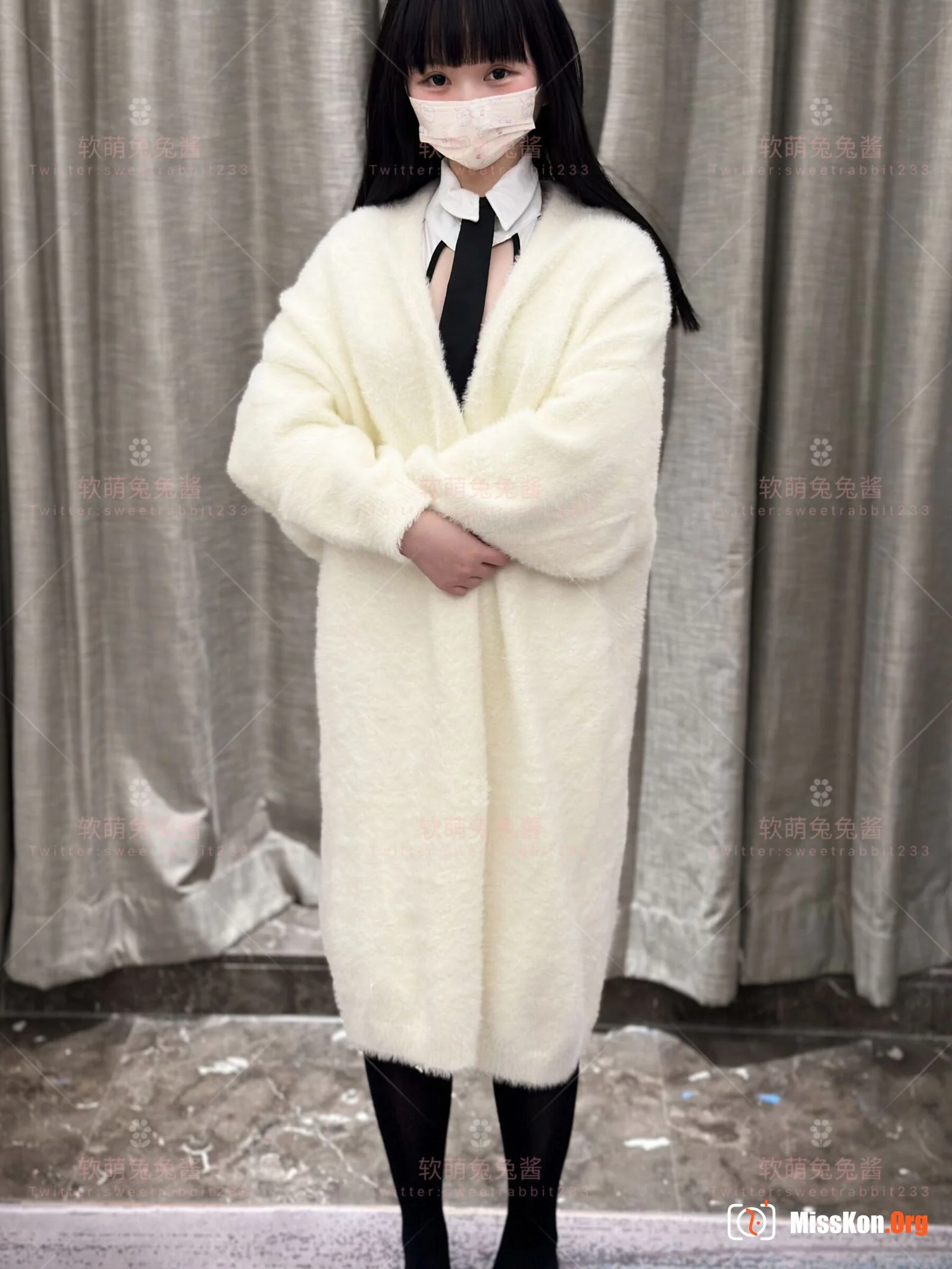 Tutu Jiang: Secretary - Photo 2