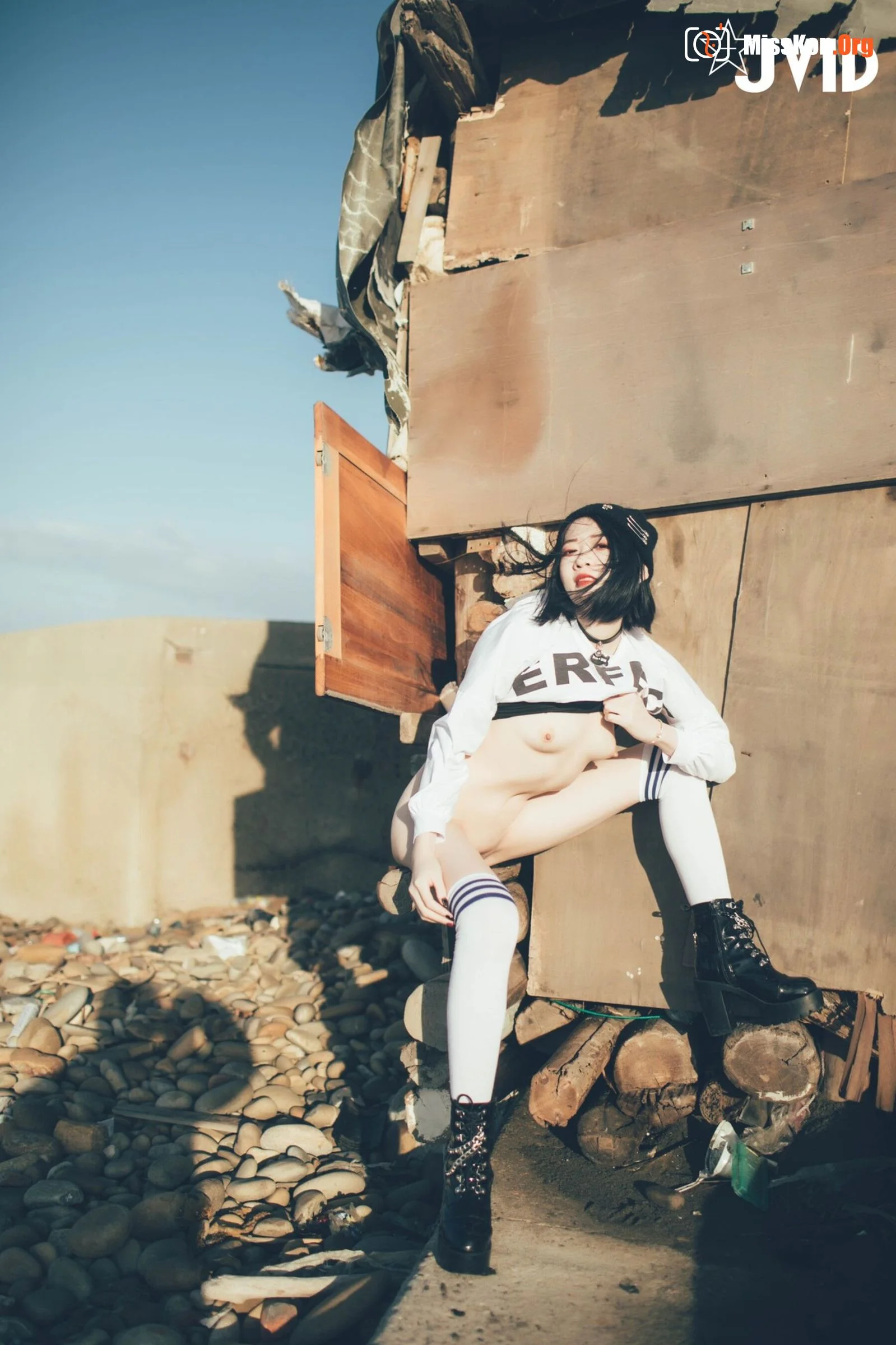 Una: Exposed in the wild - Photo 4