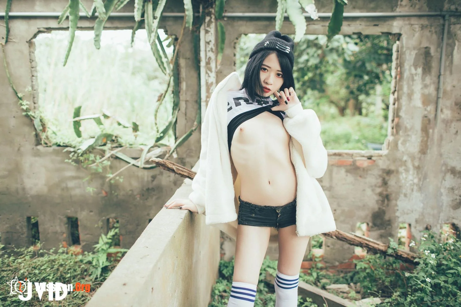 Una: Exposed in the wild - Photo 6