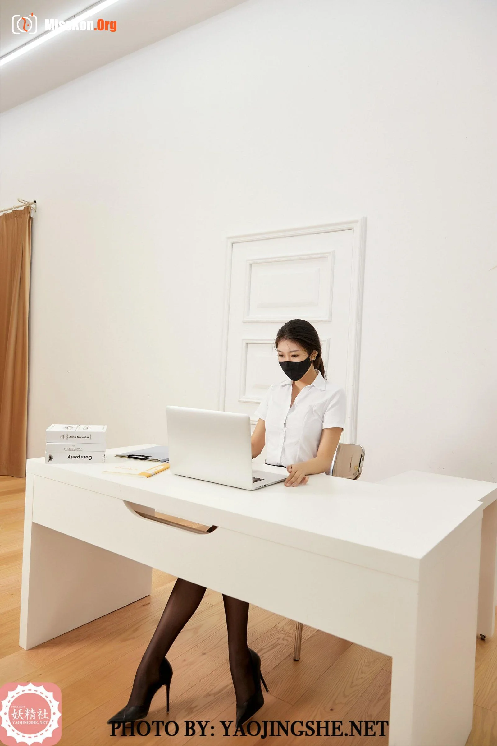 Under Su Wei's "Desk" (T2114) - Photo 15