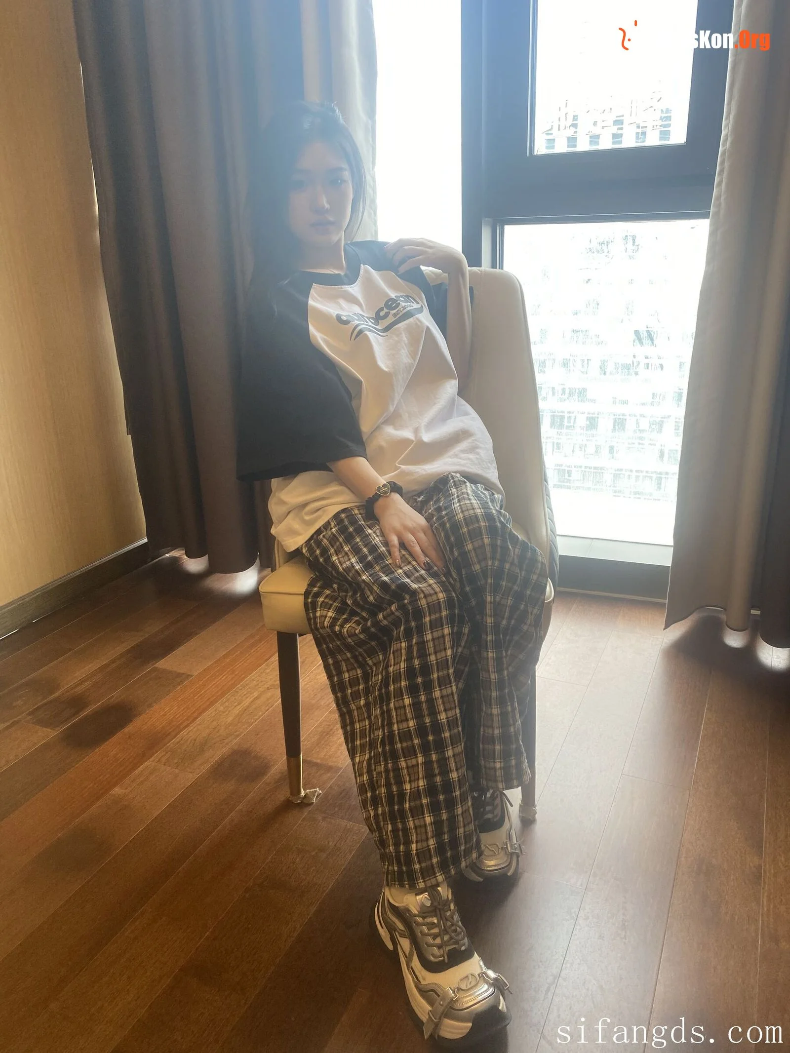 Unknown Chinese model large-scale private photo shoot - Photo 5