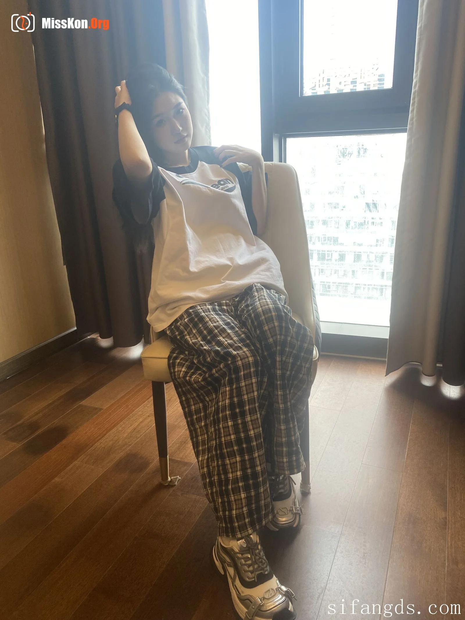Unknown Chinese model large-scale private photo shoot - Photo 6