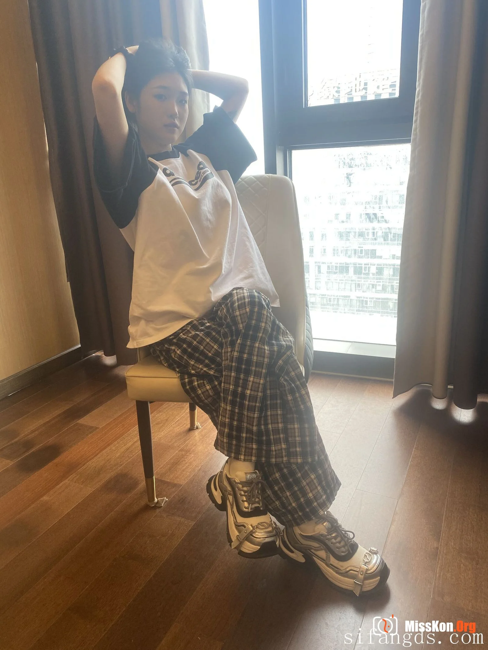 Unknown Chinese model large-scale private photo shoot - Photo 8