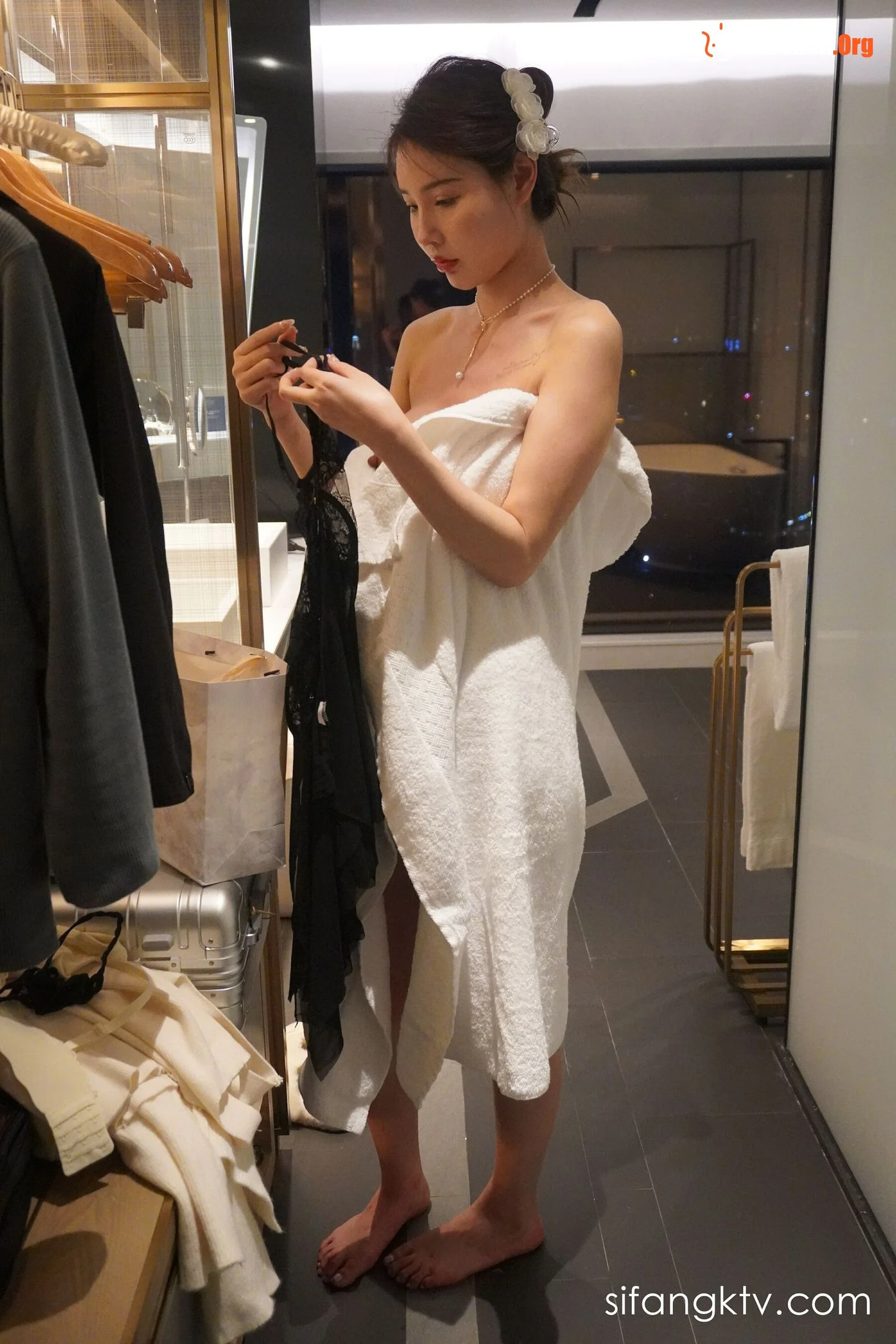 Unknown Chinese model large-scale private photo shoot - Photo 6