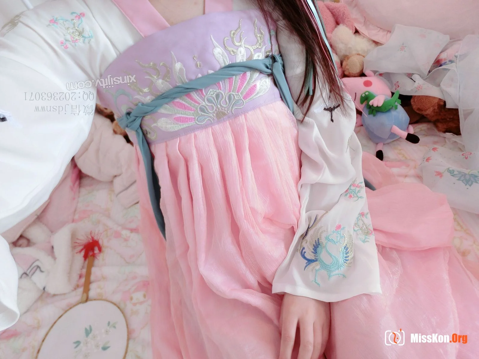 Unknown Chinese model large-scale private photo shoot - Photo 2