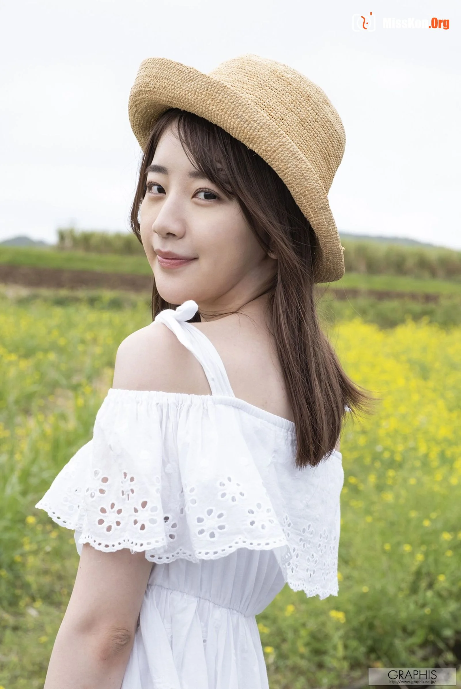 Uno Mirei: Curvaceous - Photo 3