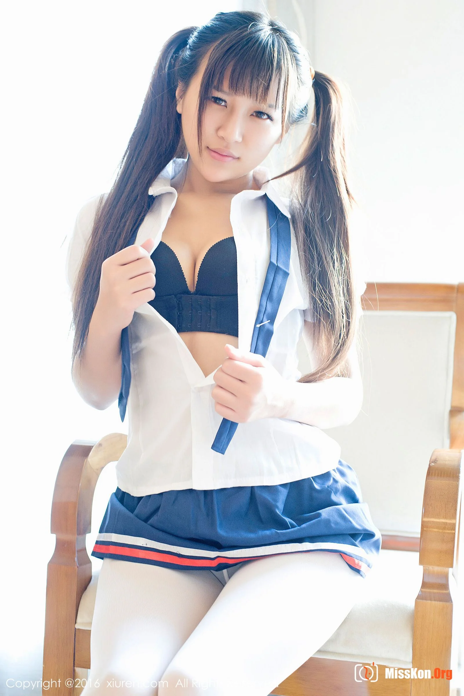 V Hee Hee Hee Hee Eun v - Photo 64
