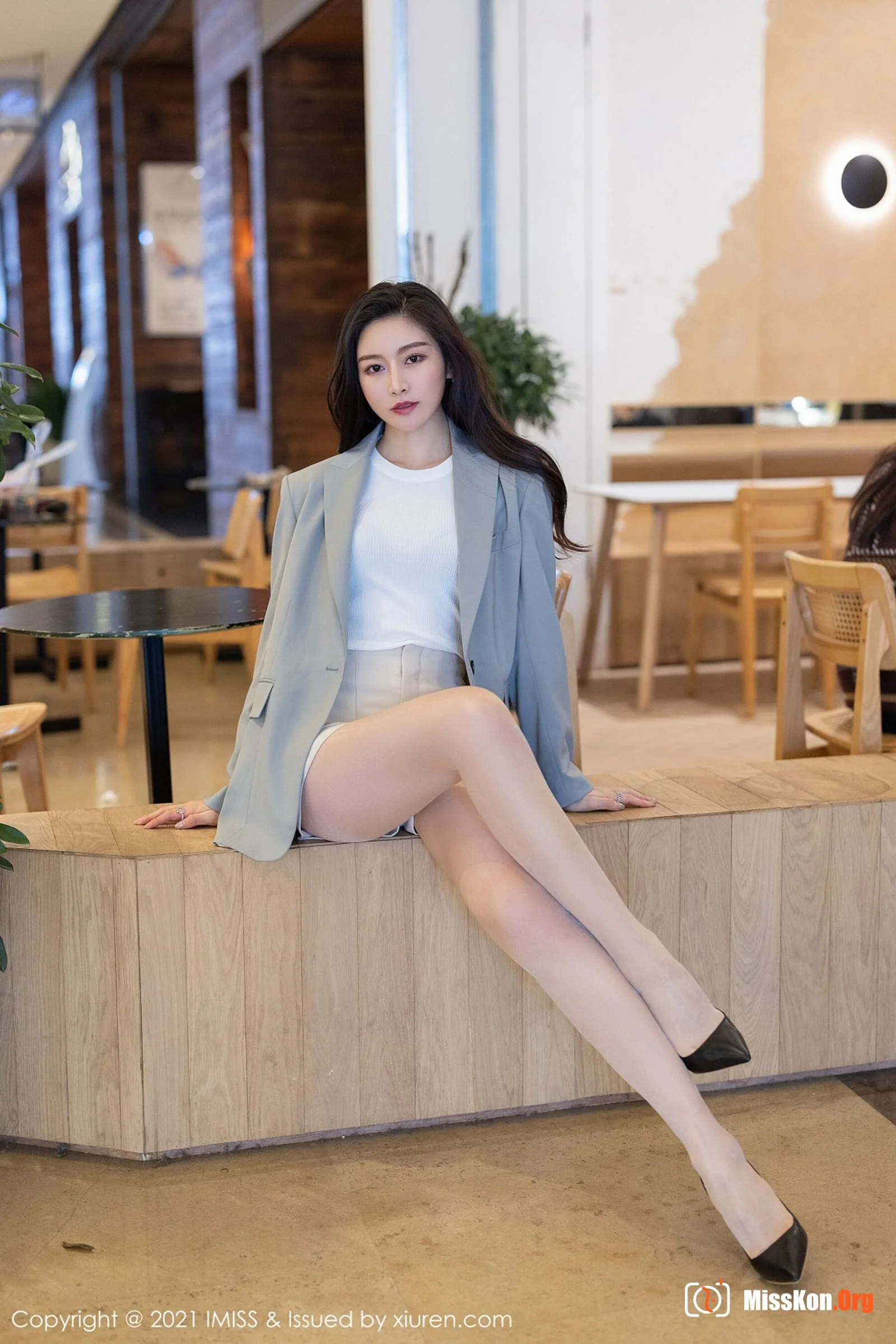 Vanessa - Photo 23