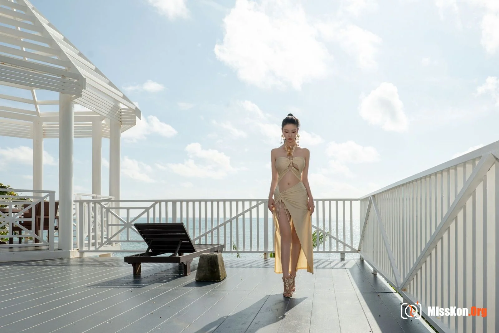 Venus by the Sea - Photo 13