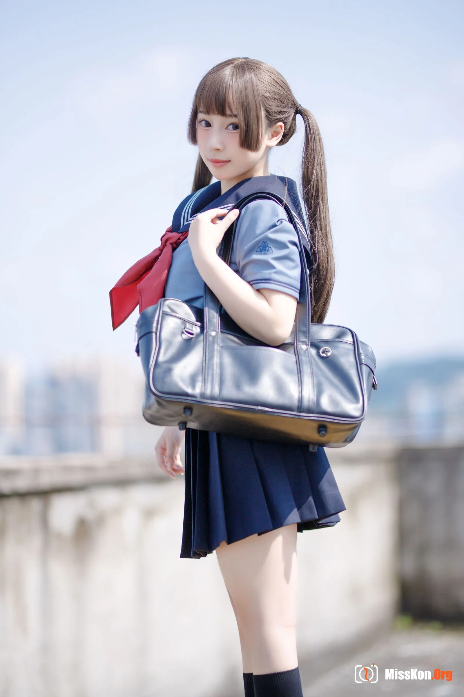 Walnut Meow: Confessions of love on the rooftop - Photo 3