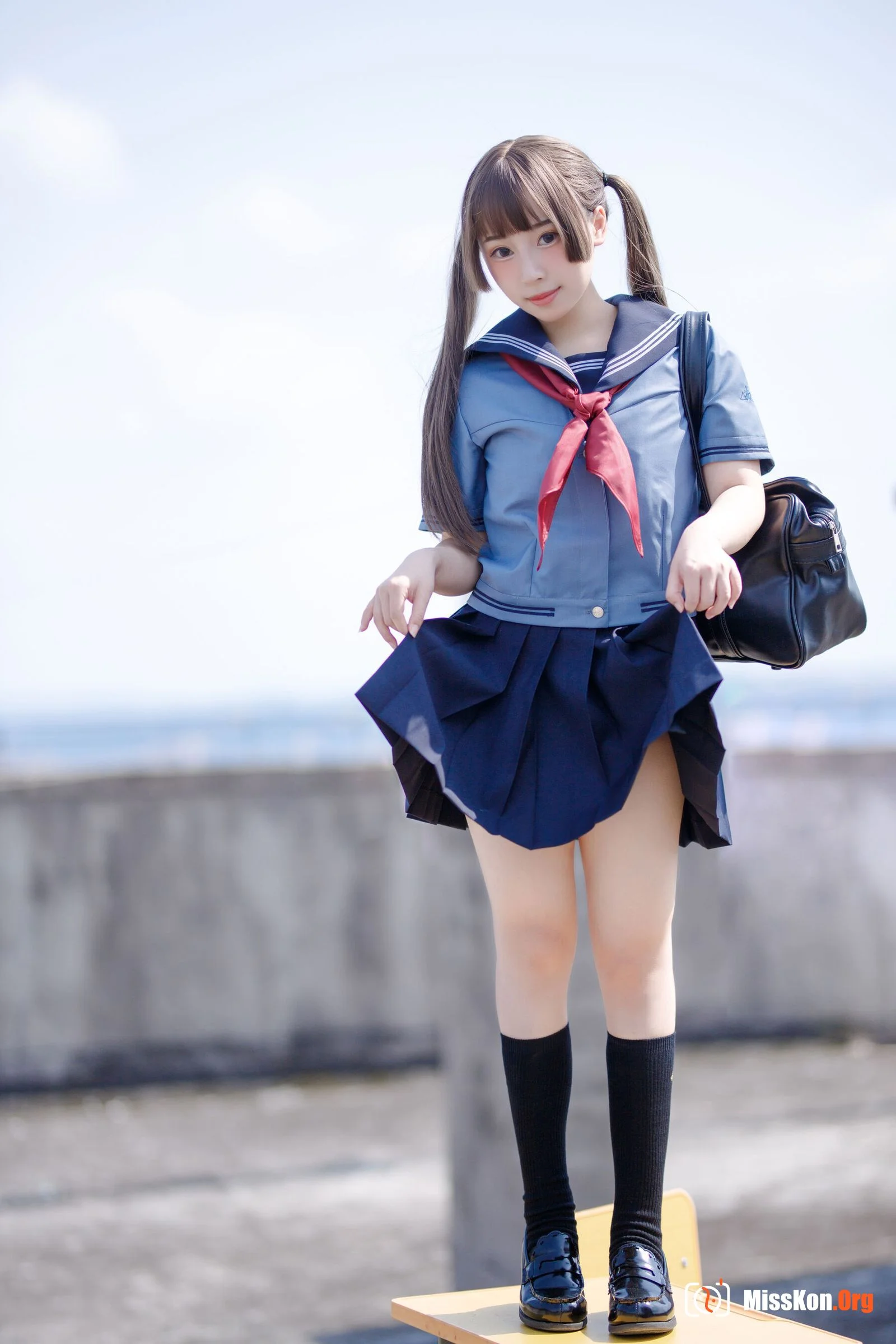 Walnut Meow: Confessions of love on the rooftop - Photo 4