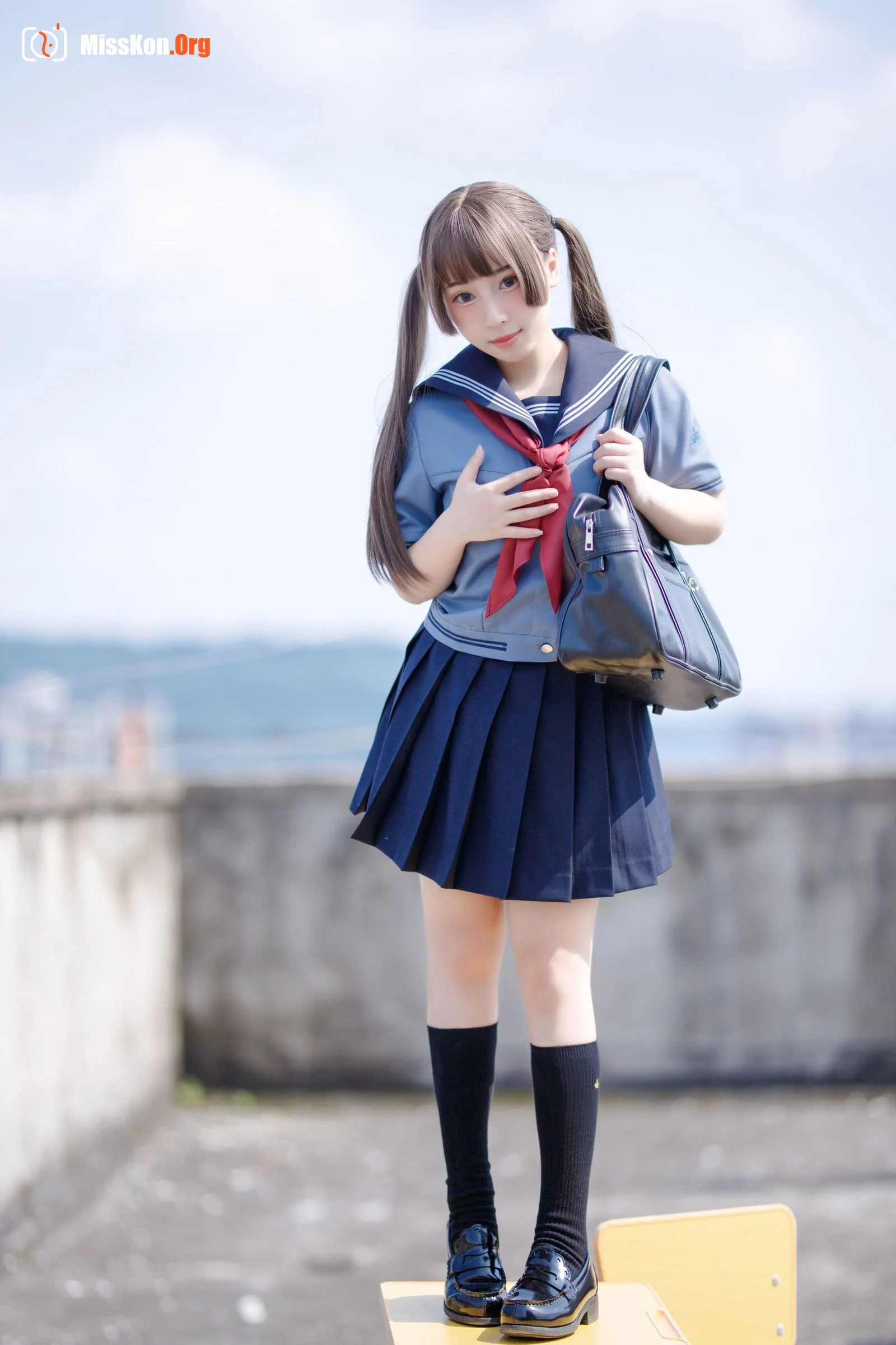 Walnut Meow: Confessions of love on the rooftop - Photo 6